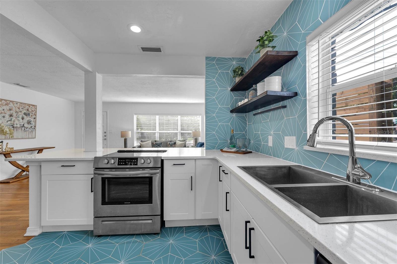 2201 DELANEY. AVE, ORLANDO, FL, 32806