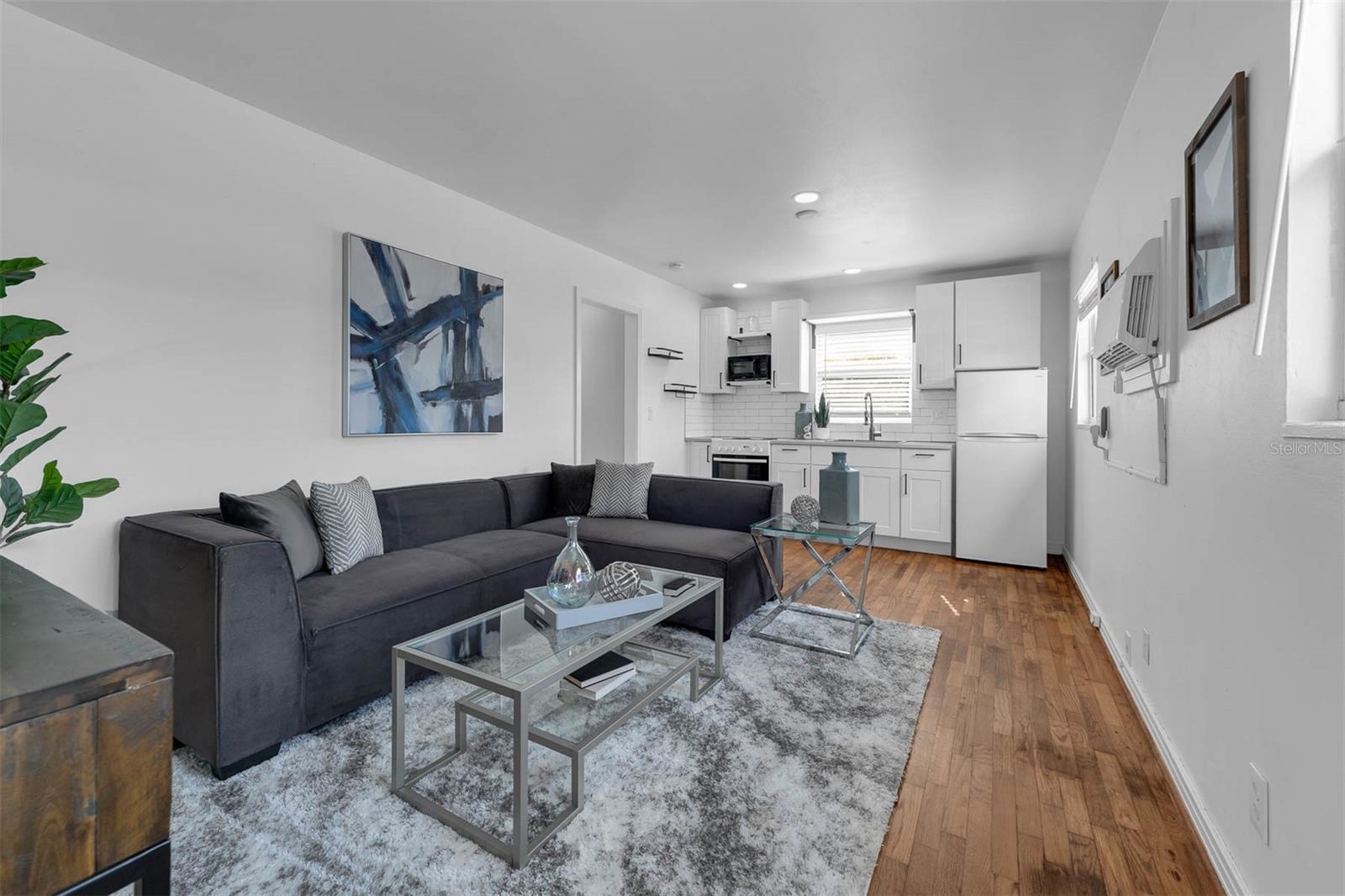 2201 DELANEY. AVE, ORLANDO, FL, 32806