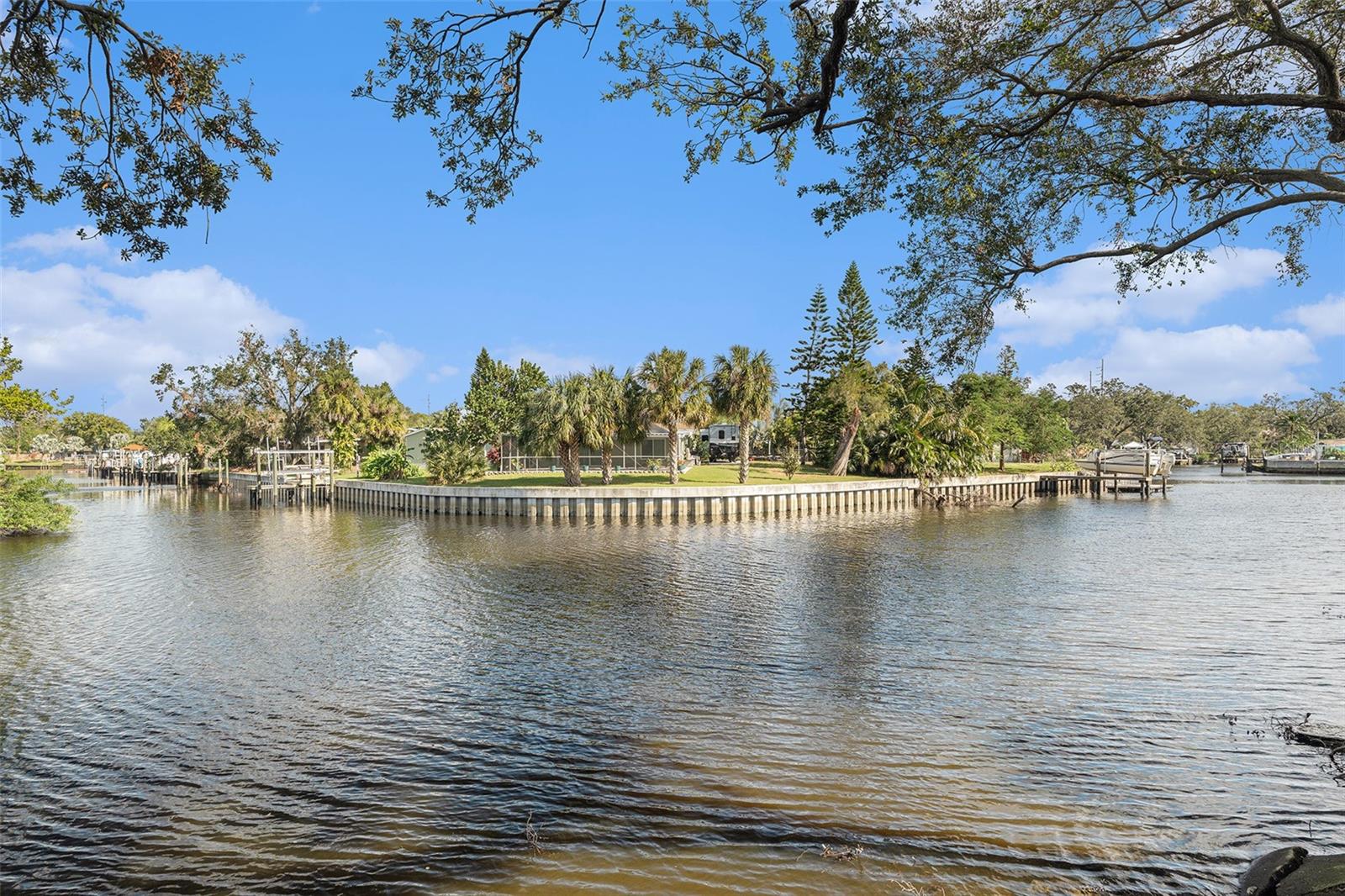 9105 TUDOR DR #F202, TAMPA, FL, 33615