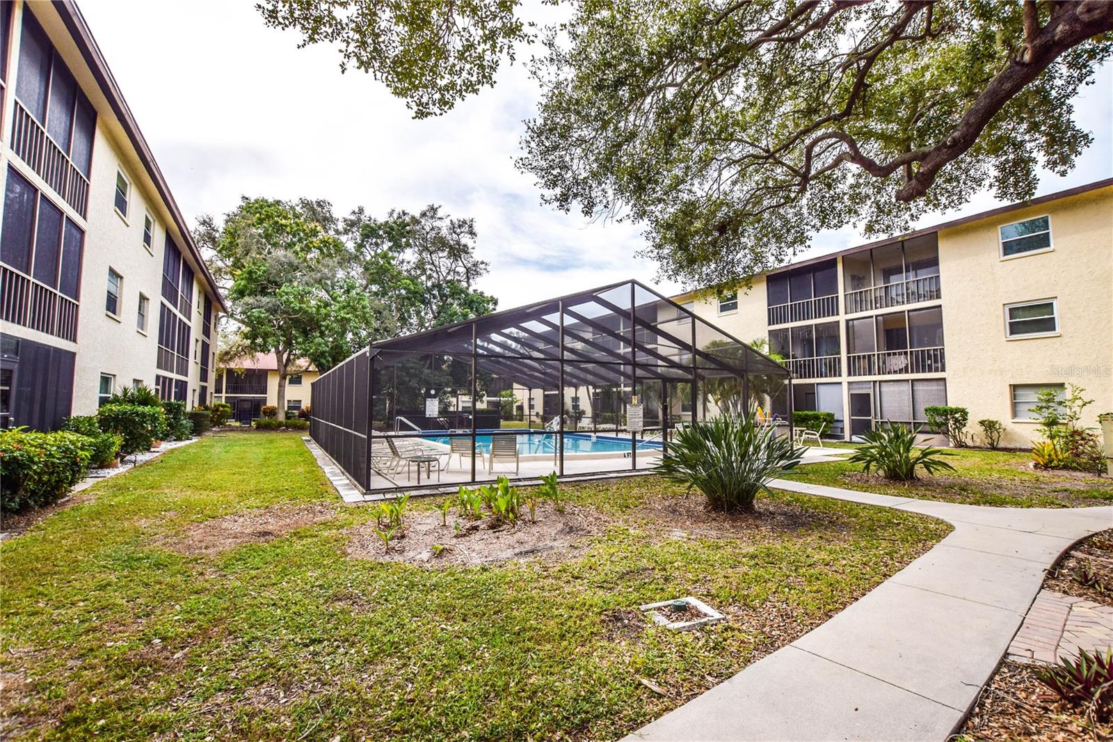 2260 STICKNEY POINT RD #304, SARASOTA, FL, 34231