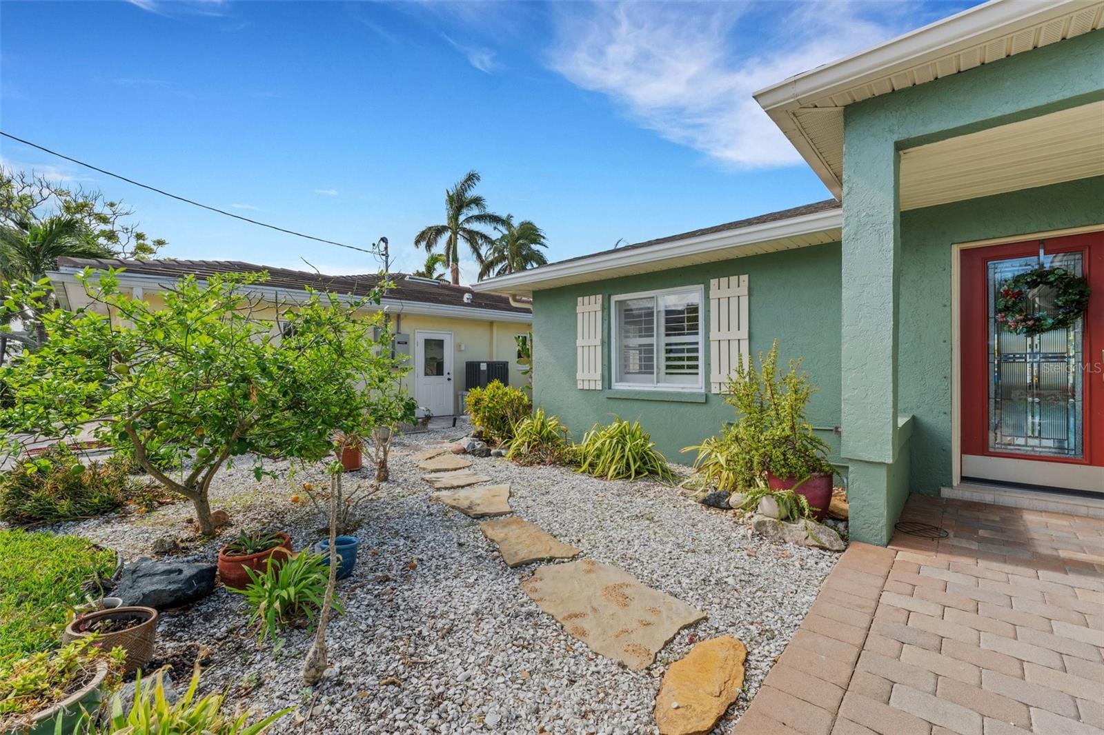 405 HARBOR DR S, INDIAN ROCKS BEACH, FL, 33785