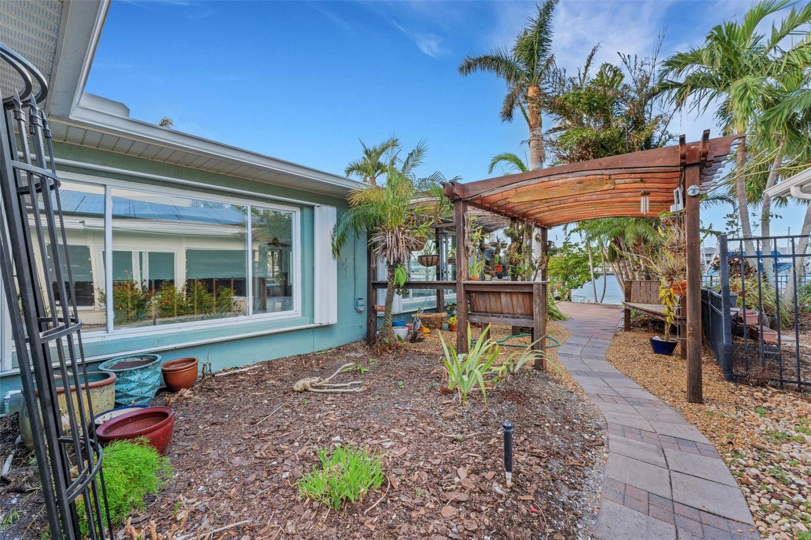 405 HARBOR DR S, INDIAN ROCKS BEACH, FL, 33785