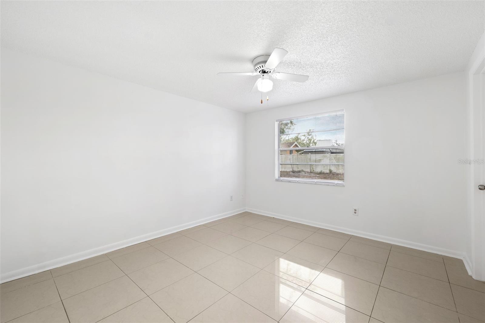 8255 GREENLEAF CIR, TAMPA, FL, 33615