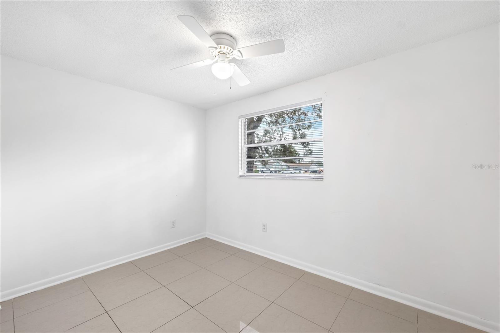 8255 GREENLEAF CIR, TAMPA, FL, 33615