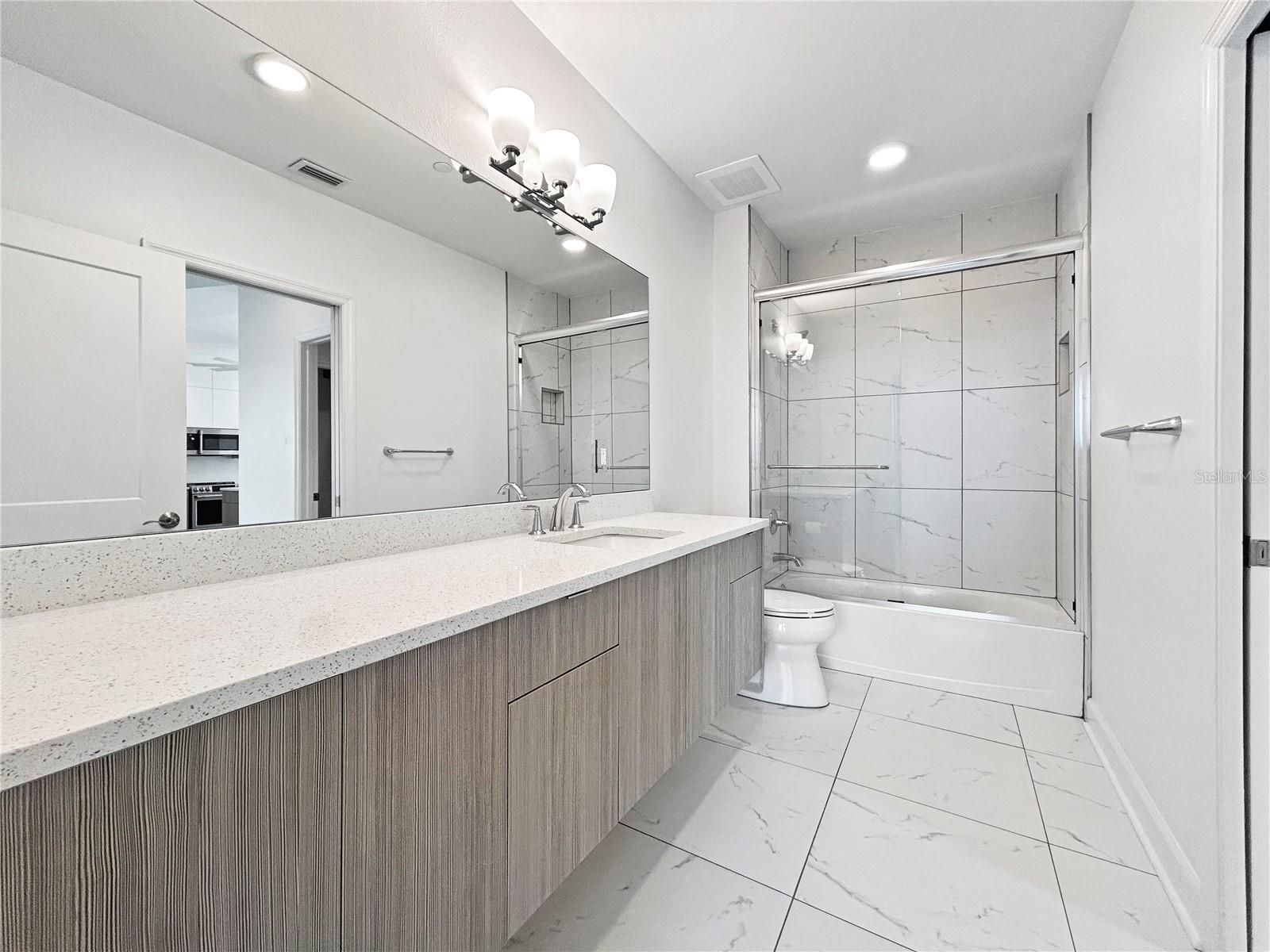 125 ISLAND WAY #605, CLEARWATER BEACH, FL, 33767