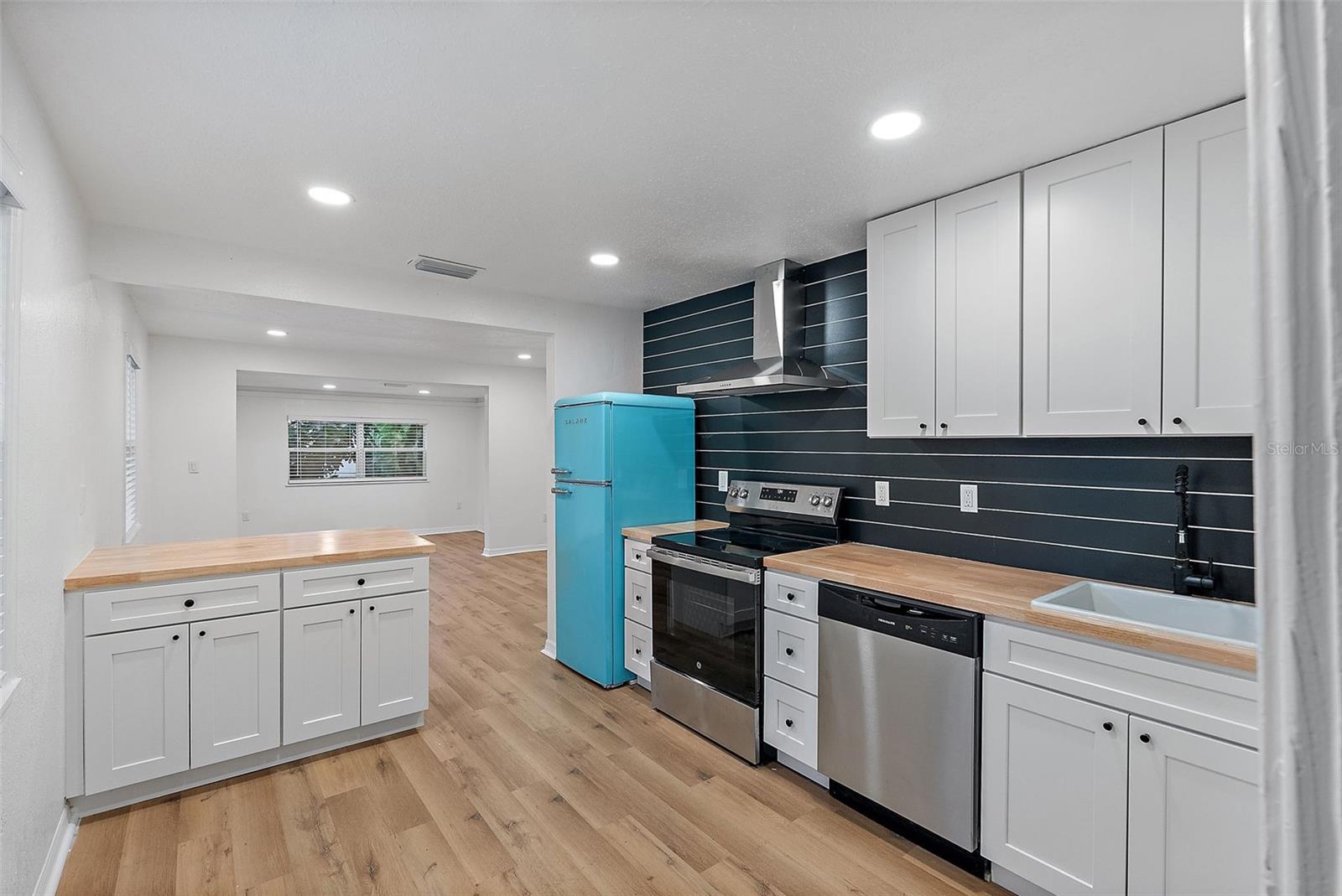 3170 6TH AVE S, ST PETERSBURG, FL, 33712