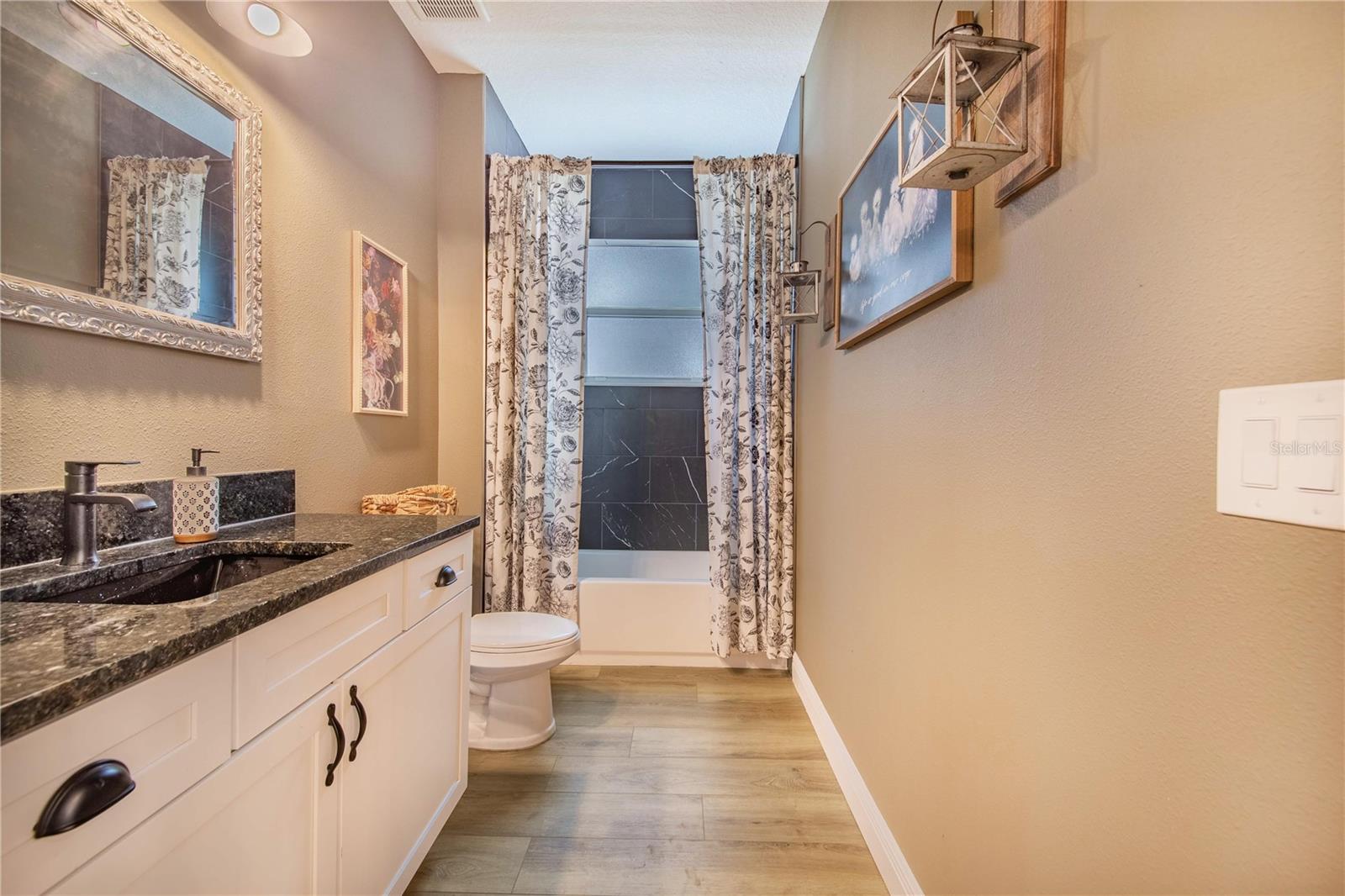 1211 HOLLYWOOD LN, LAKELAND, FL, 33809