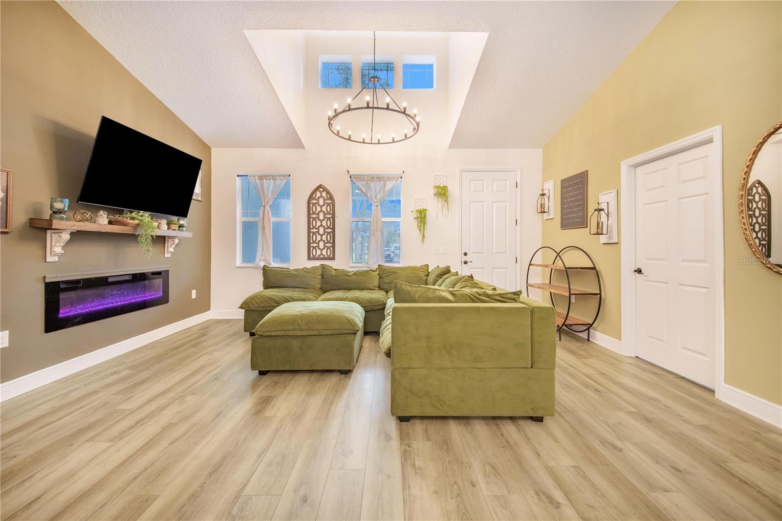 1211 HOLLYWOOD LN, LAKELAND, FL, 33809