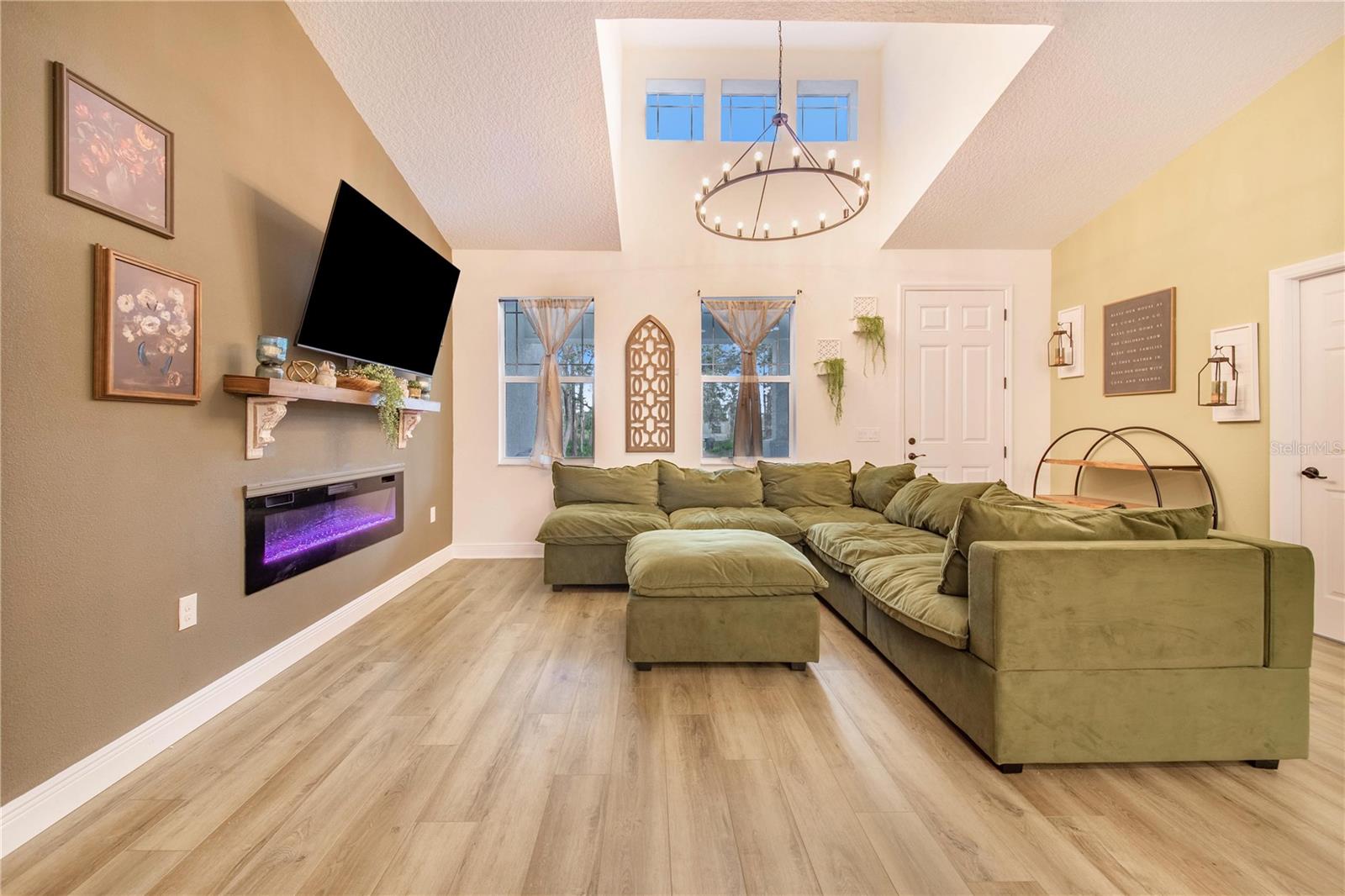 1211 HOLLYWOOD LN, LAKELAND, FL, 33809