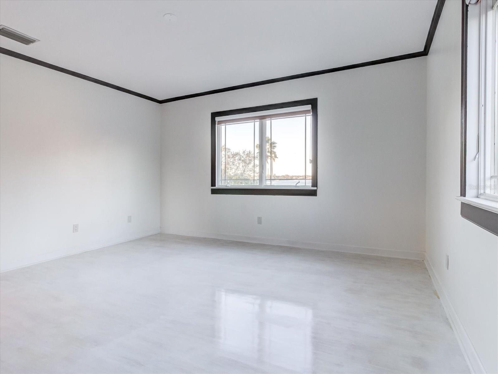 TB8319572 Property Photo