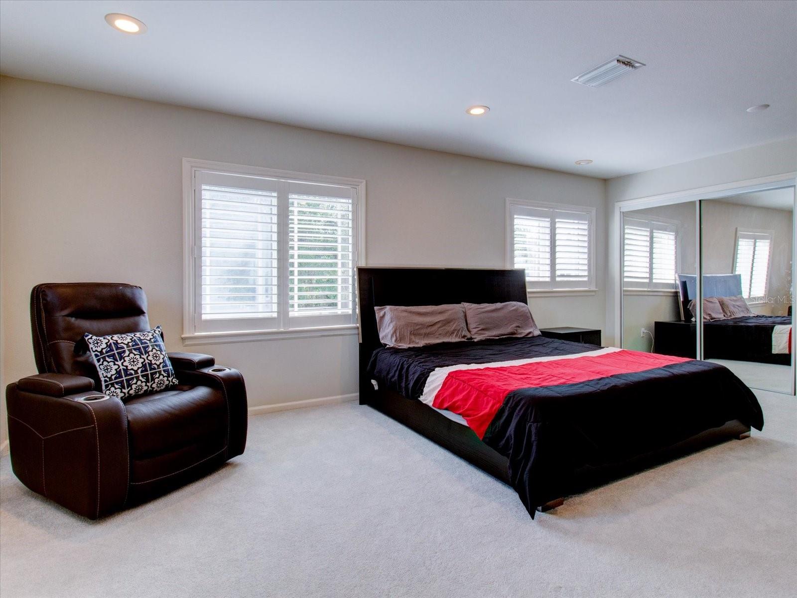 TB8319572 Property Photo