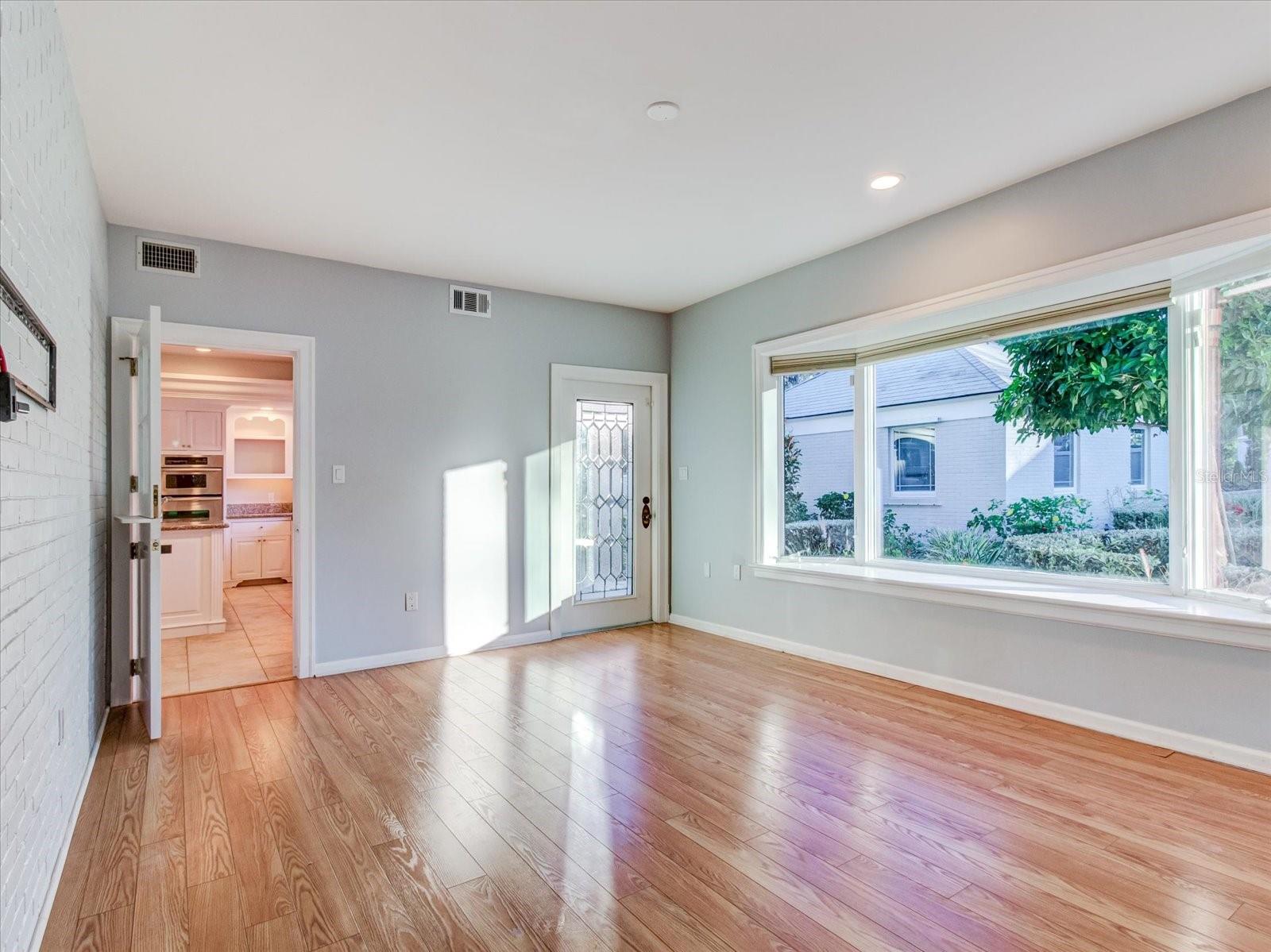 TB8319572 Property Photo