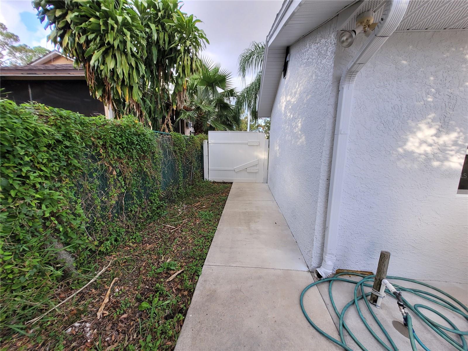 10244 MEMORIAL HWY, TAMPA, FL, 33615