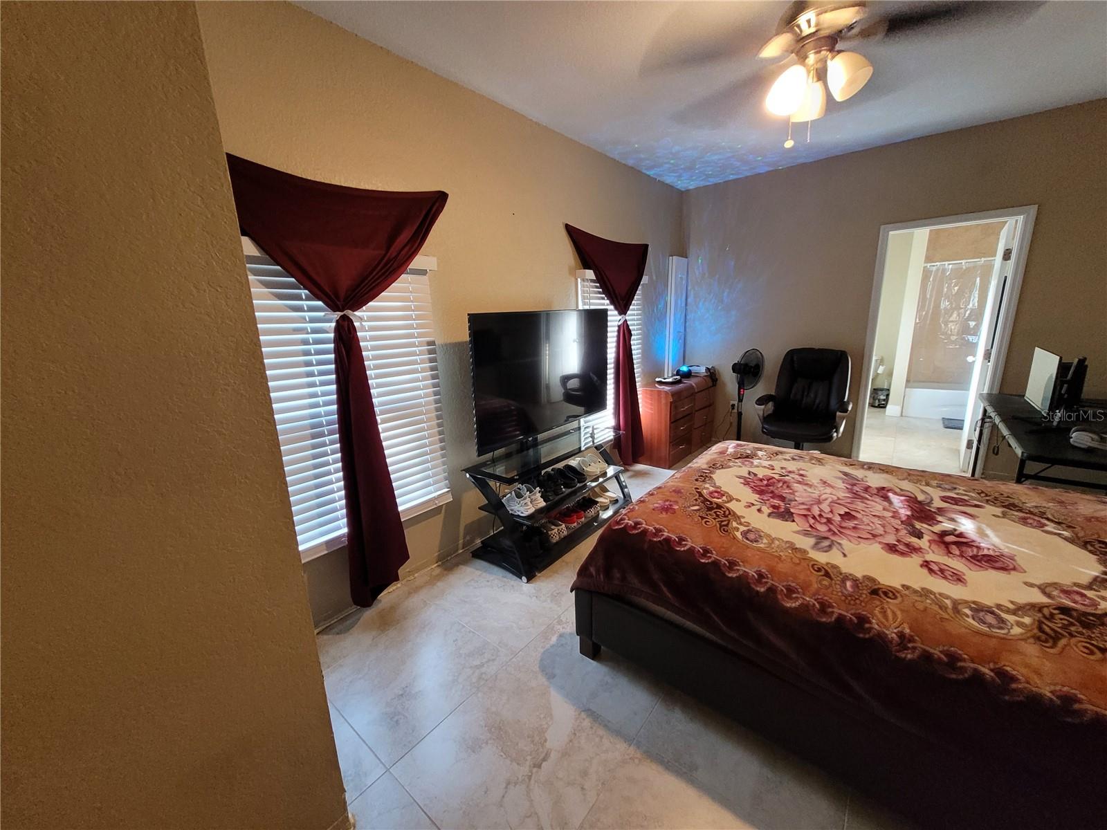 10244 MEMORIAL HWY, TAMPA, FL, 33615