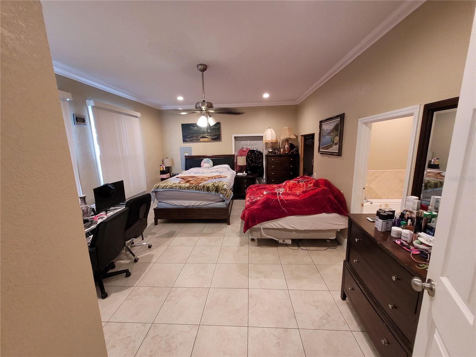 10244 MEMORIAL HWY, TAMPA, FL, 33615