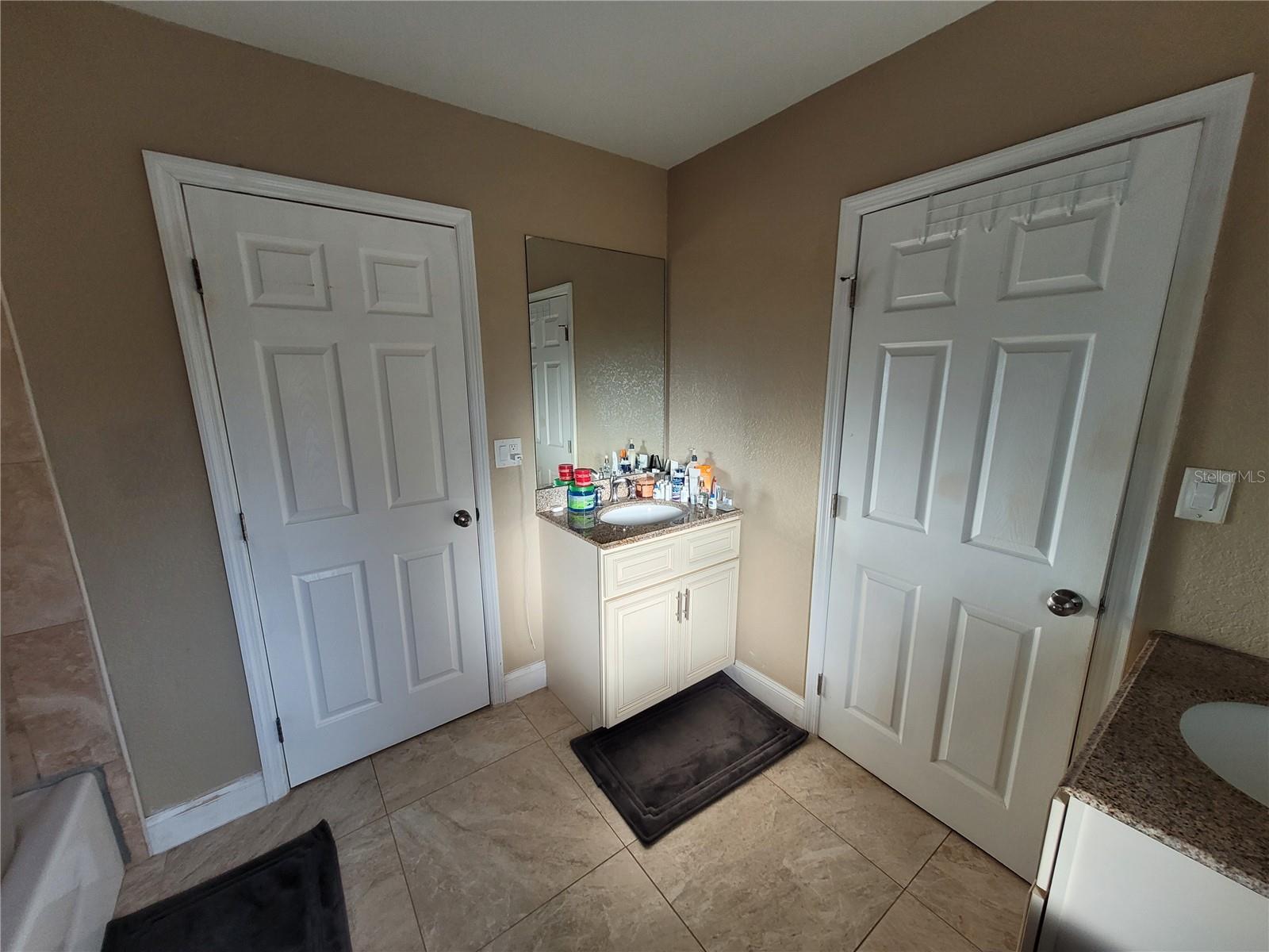 10244 MEMORIAL HWY, TAMPA, FL, 33615