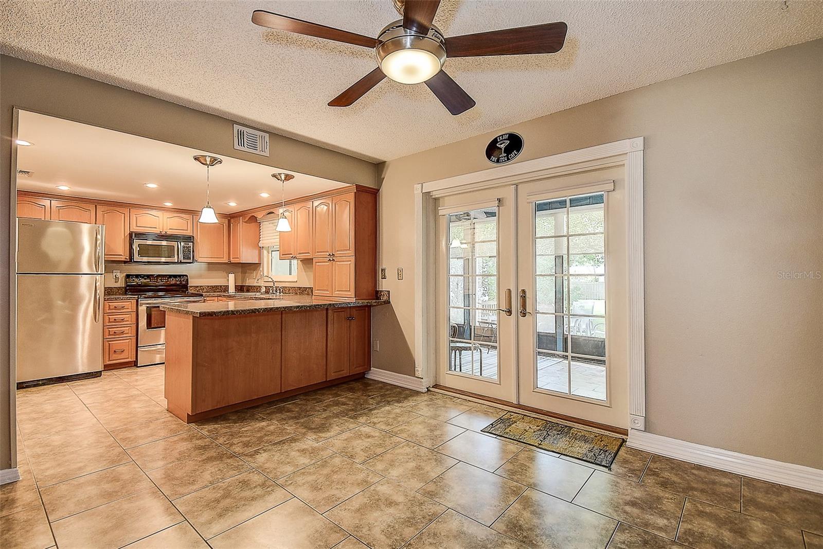 1224 ABBEY CRESCENT LN, CLEARWATER, FL, 33759