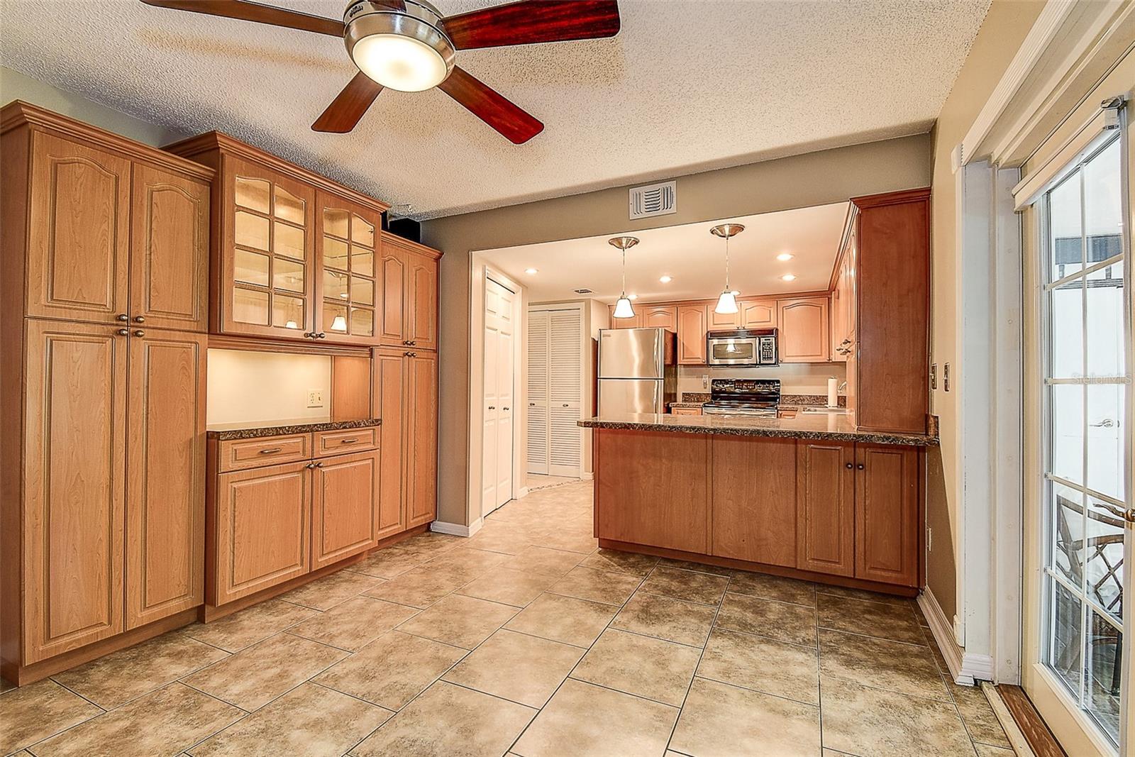 1224 ABBEY CRESCENT LN, CLEARWATER, FL, 33759