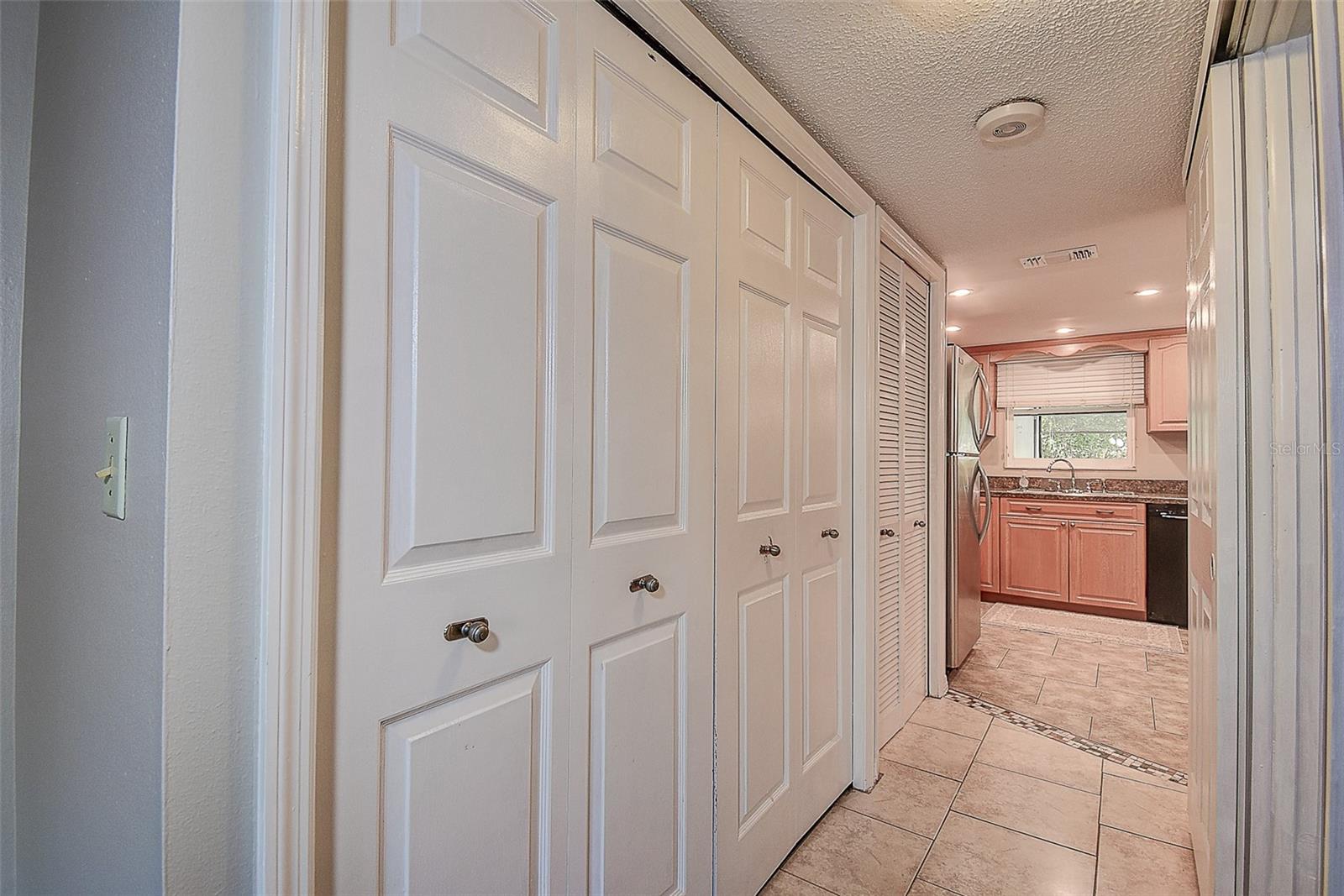 1224 ABBEY CRESCENT LN, CLEARWATER, FL, 33759