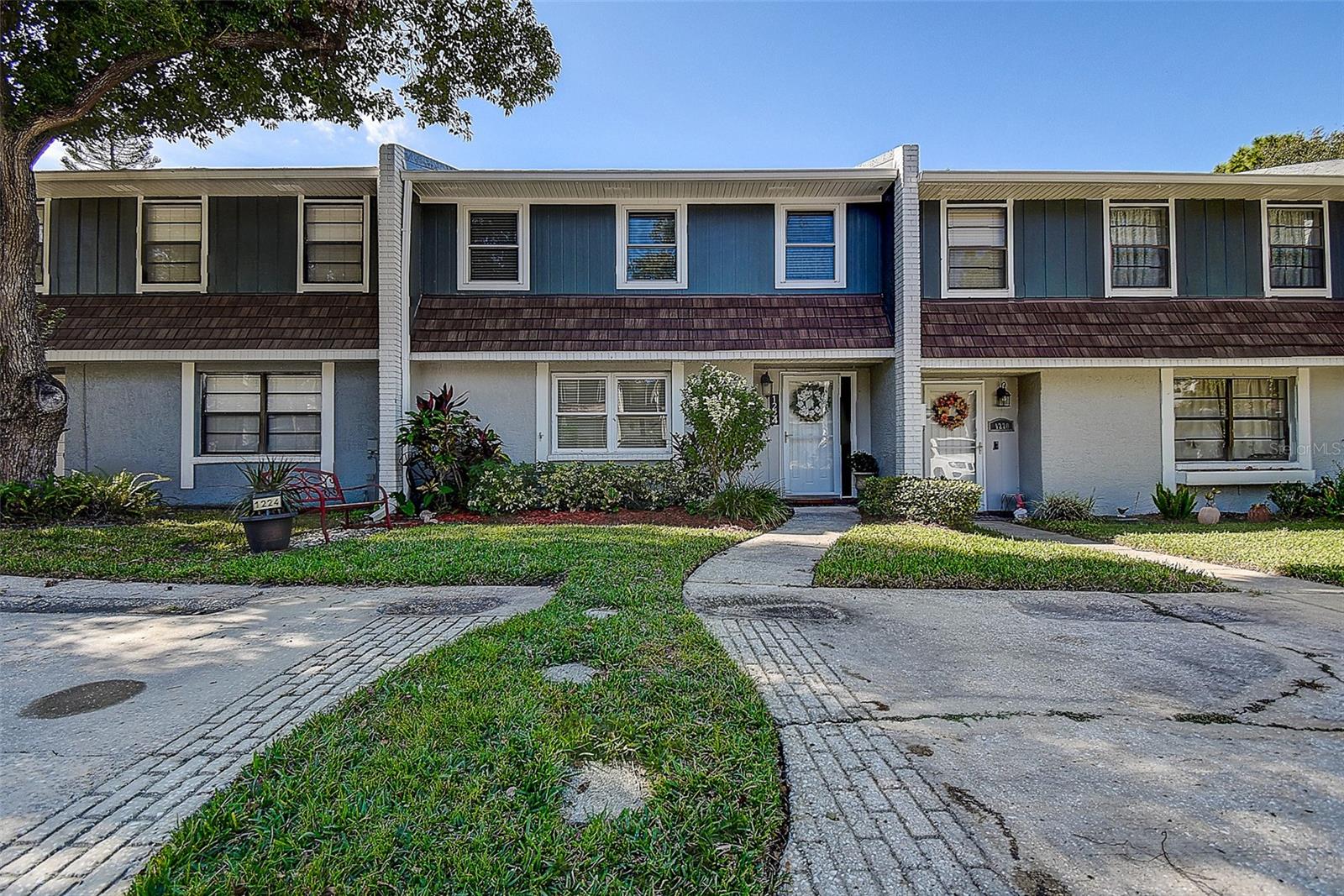 1224 ABBEY CRESCENT LN, CLEARWATER, FL, 33759