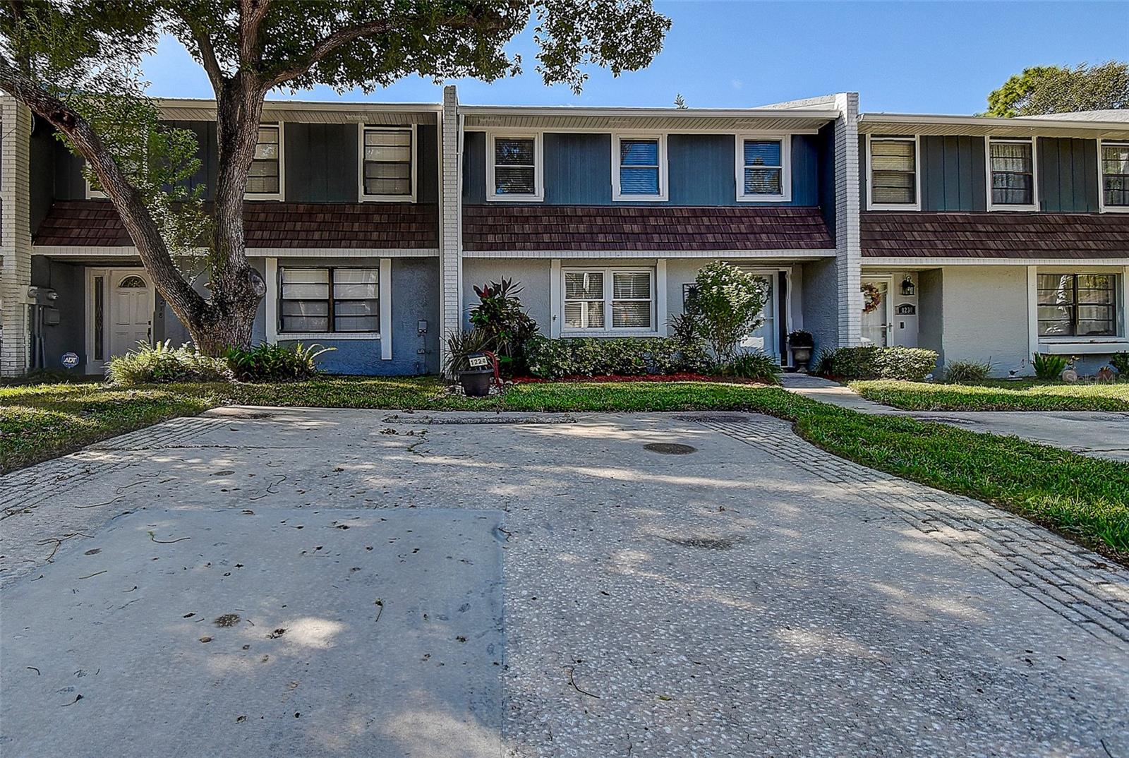 1224 ABBEY CRESCENT LN, CLEARWATER, FL, 33759