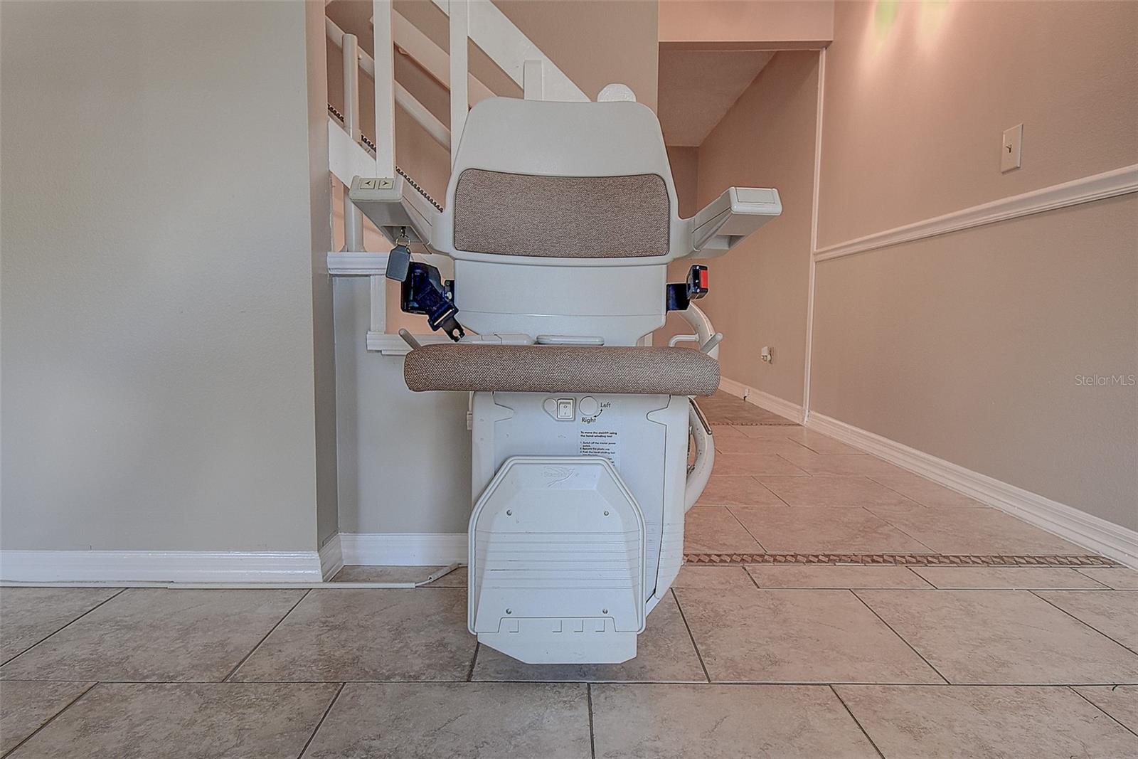 1224 ABBEY CRESCENT LN, CLEARWATER, FL, 33759