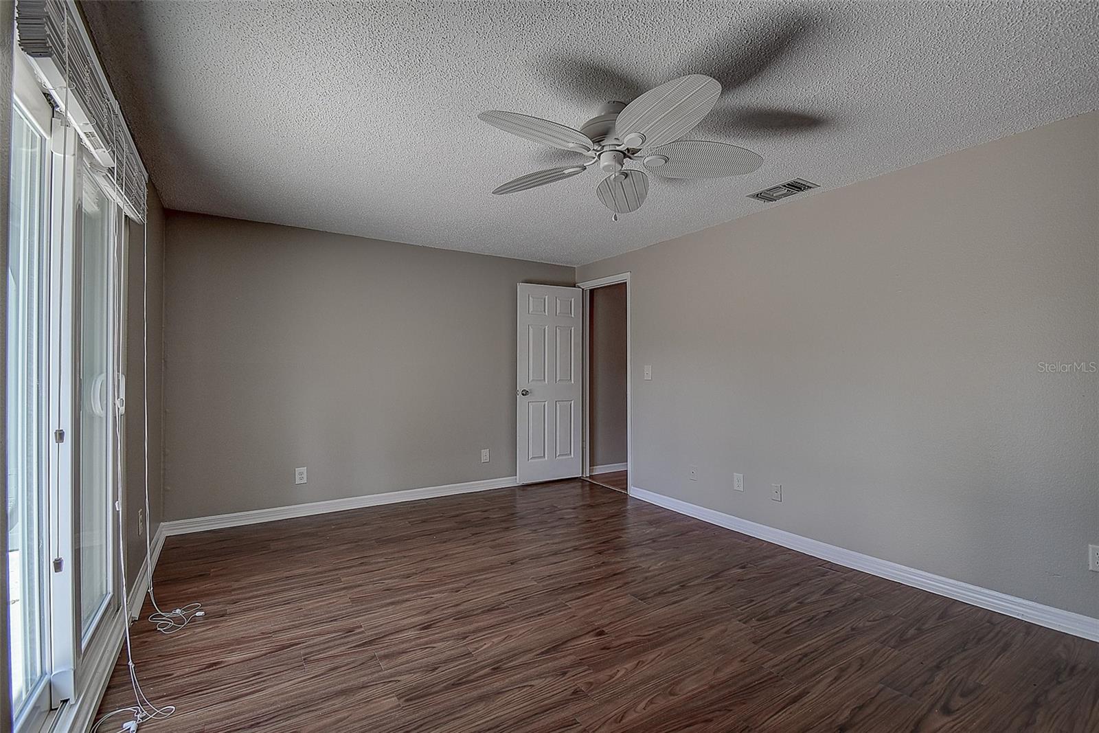 1224 ABBEY CRESCENT LN, CLEARWATER, FL, 33759