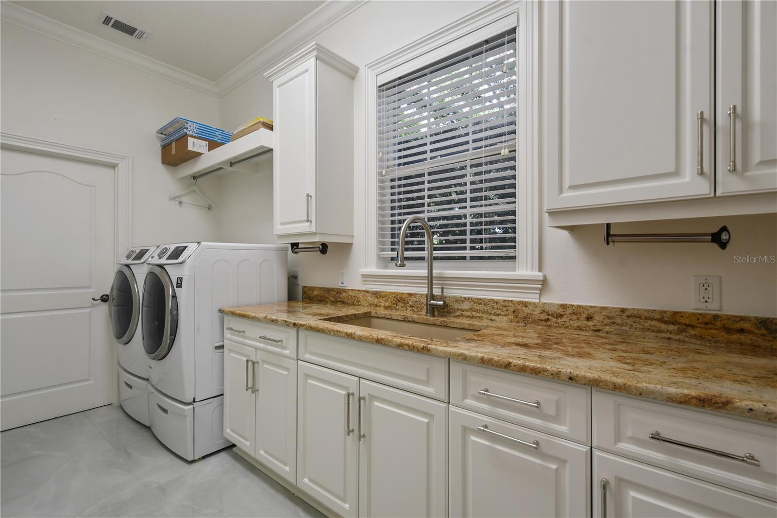 5000 DOWN POINT LN, WINDERMERE, FL, 34786