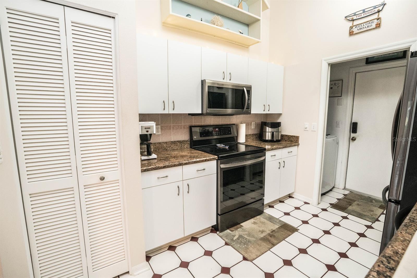 905 OXFORD PARK DR #a, SUN CITY CENTER, FL, 33573