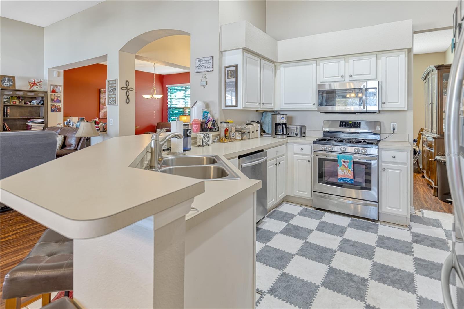 7123 COLONIAL LAKE DR, RIVERVIEW, FL, 33578