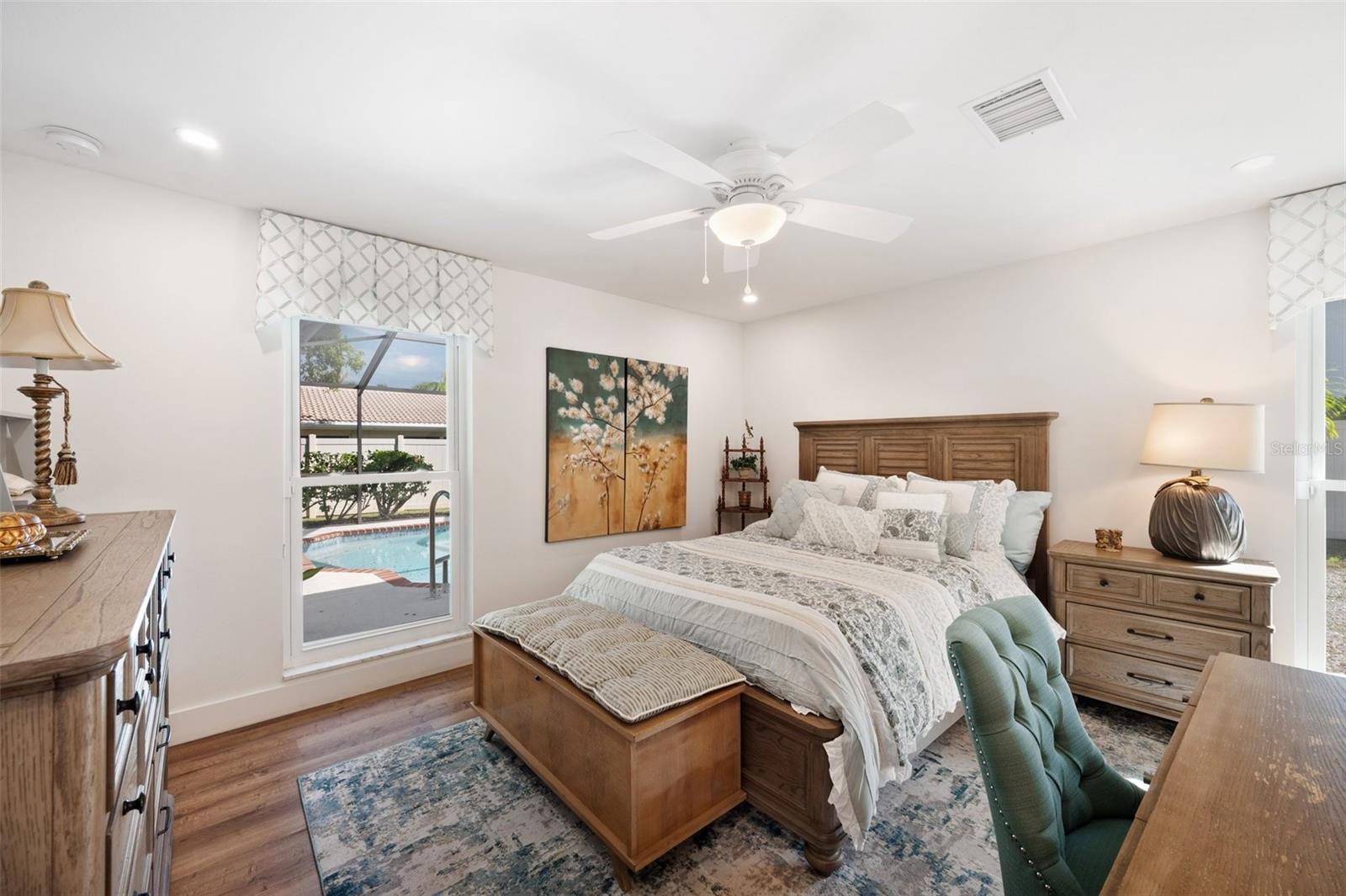910 OAKWOOD DR, LARGO, FL, 33770