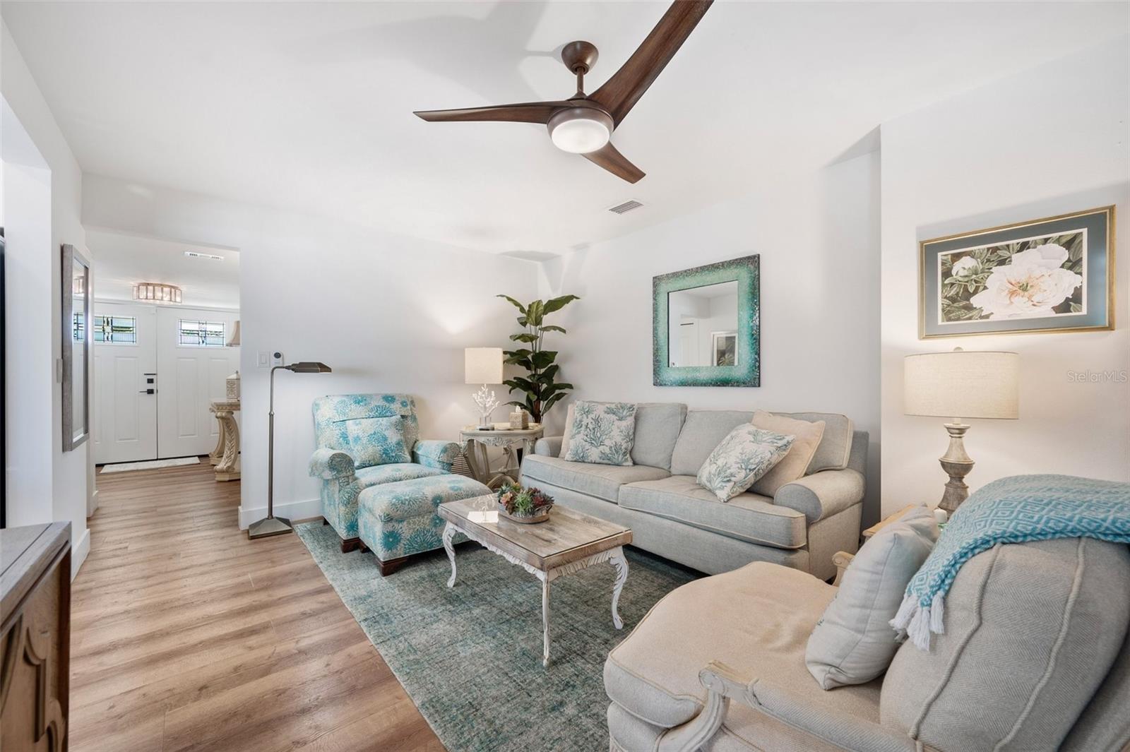 910 OAKWOOD DR, LARGO, FL, 33770
