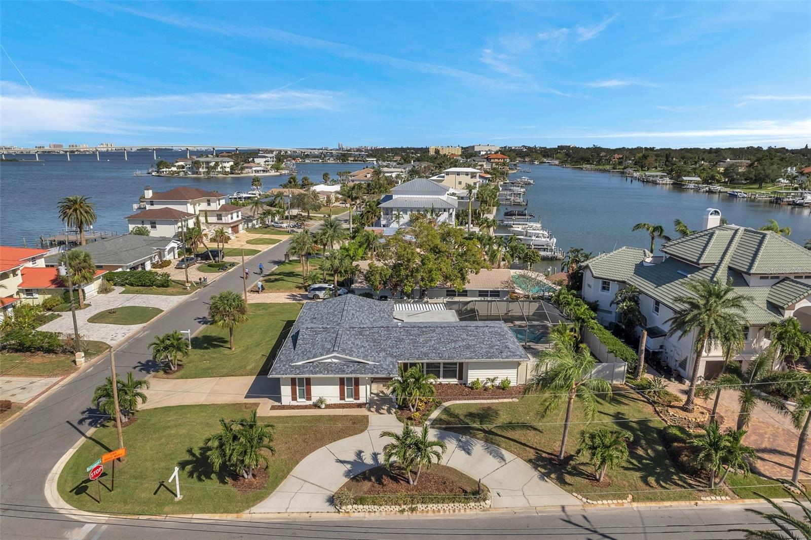 910 OAKWOOD DR, LARGO, FL, 33770