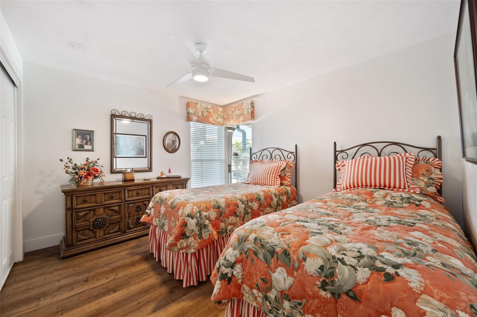 910 OAKWOOD DR, LARGO, FL, 33770