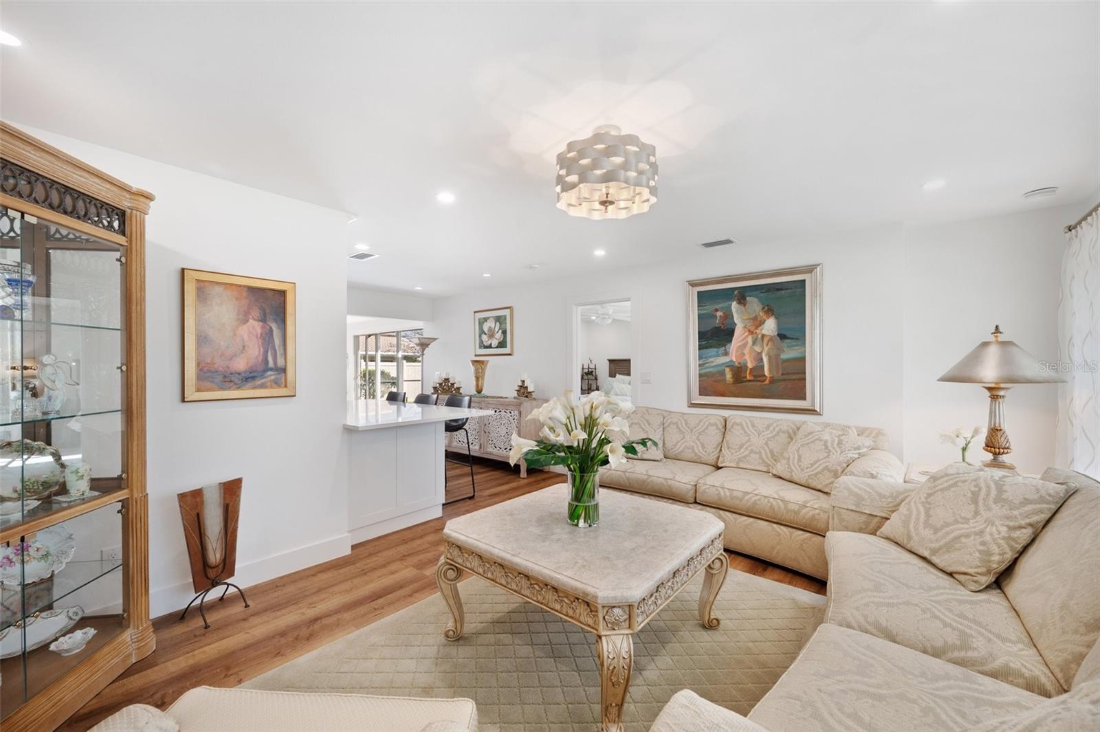 910 OAKWOOD DR, LARGO, FL, 33770