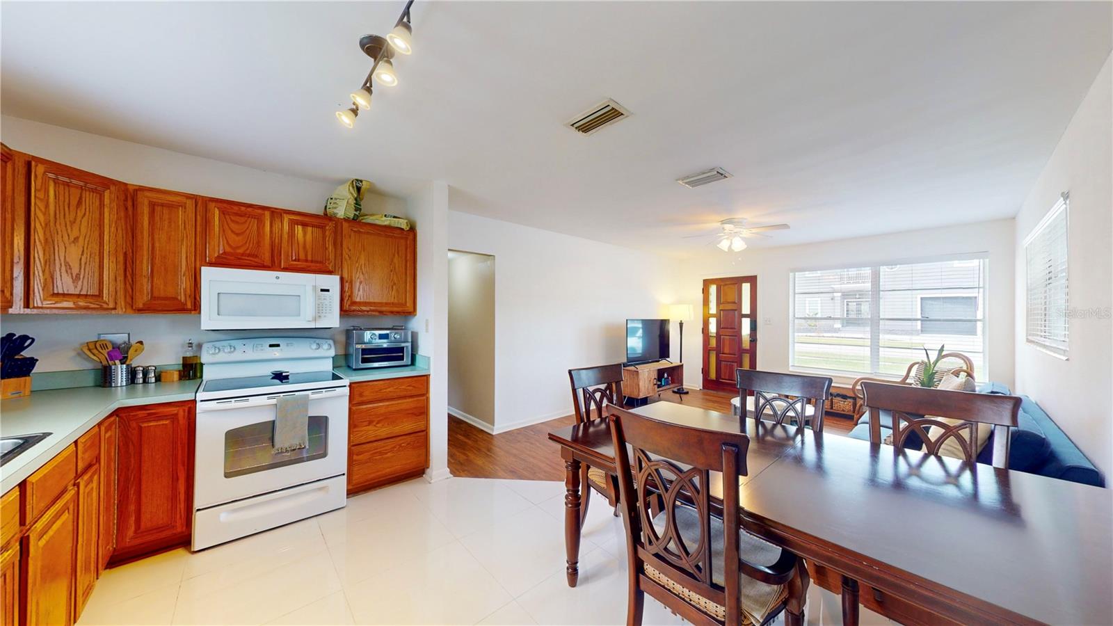 4728 W BAY AVE, TAMPA, FL, 33616