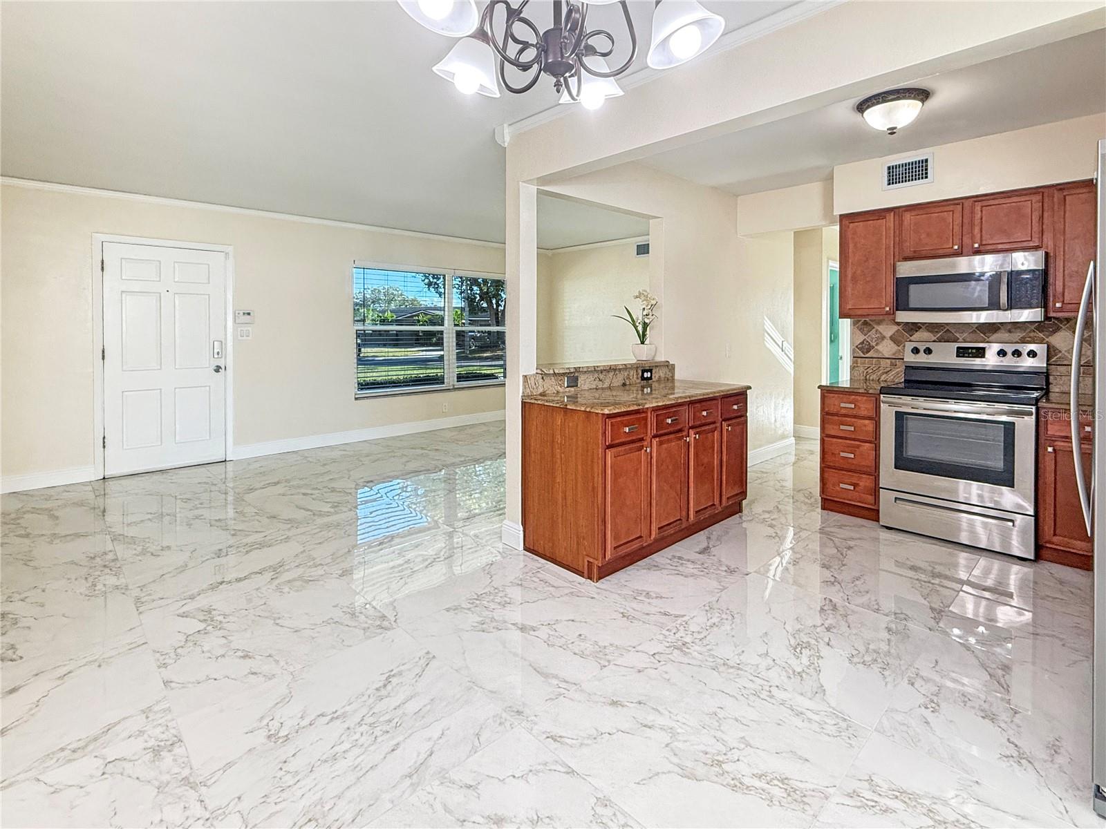 8802 109TH LN N, SEMINOLE, FL, 33772