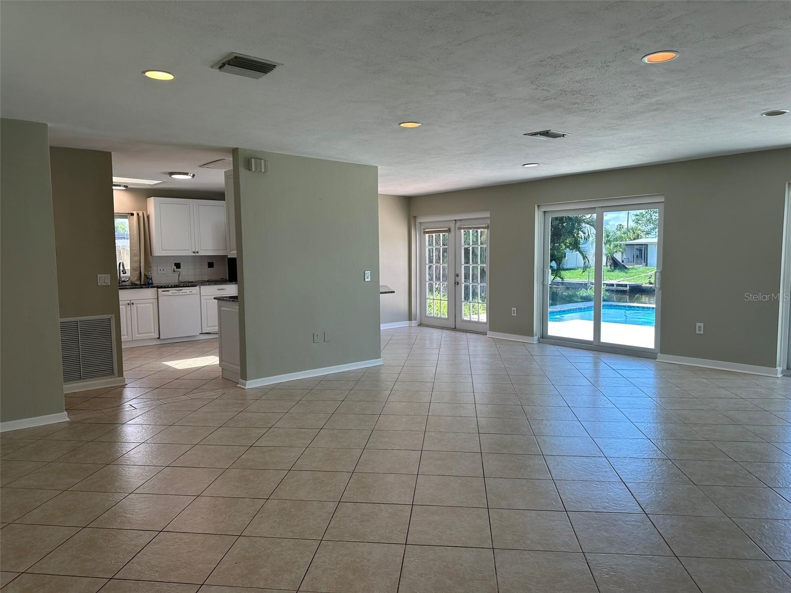 835 CONREID DR NE, PORT CHARLOTTE, FL, 33952