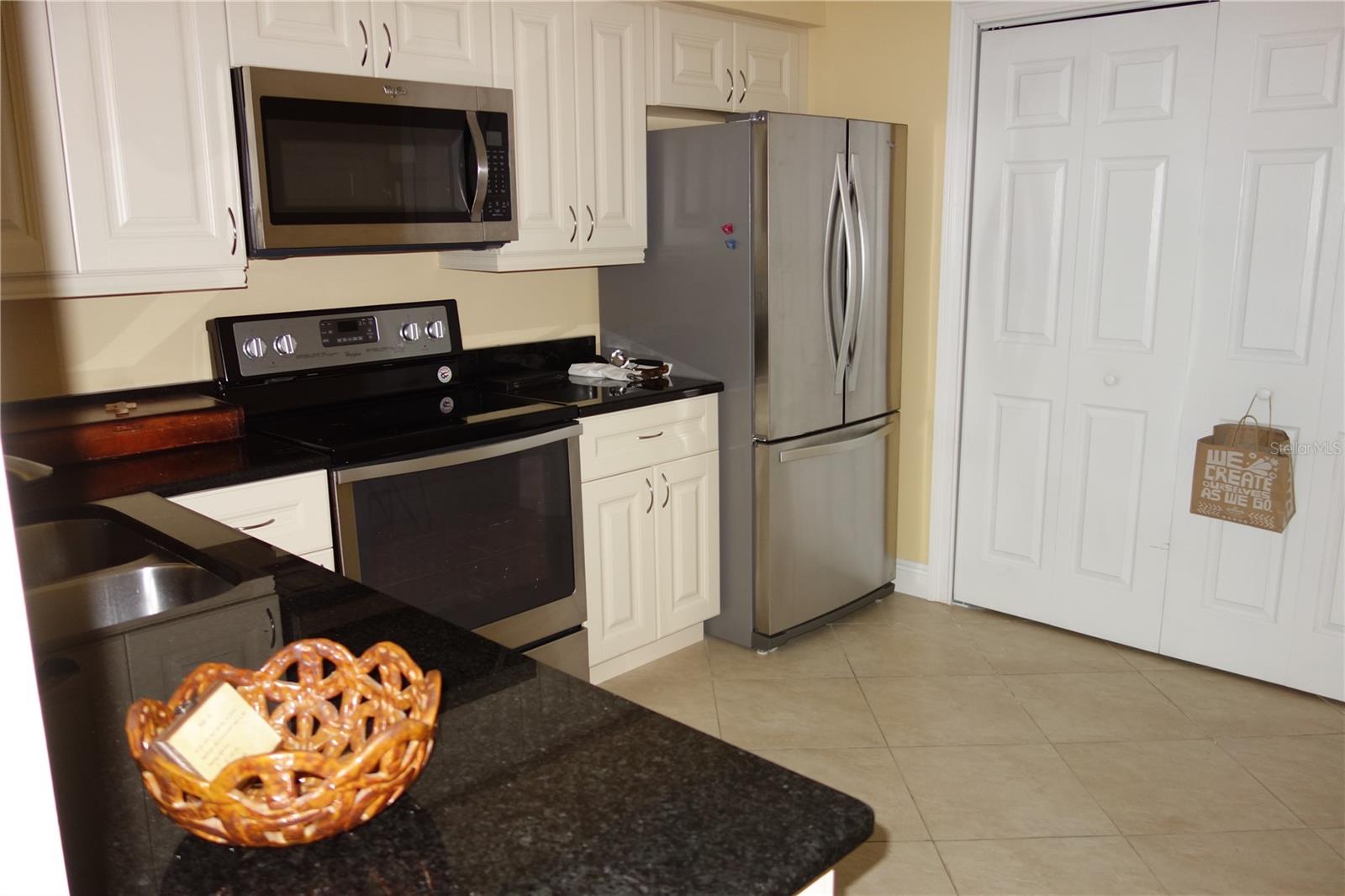 4108 PINELAKE LN #102, TAMPA, FL, 33618