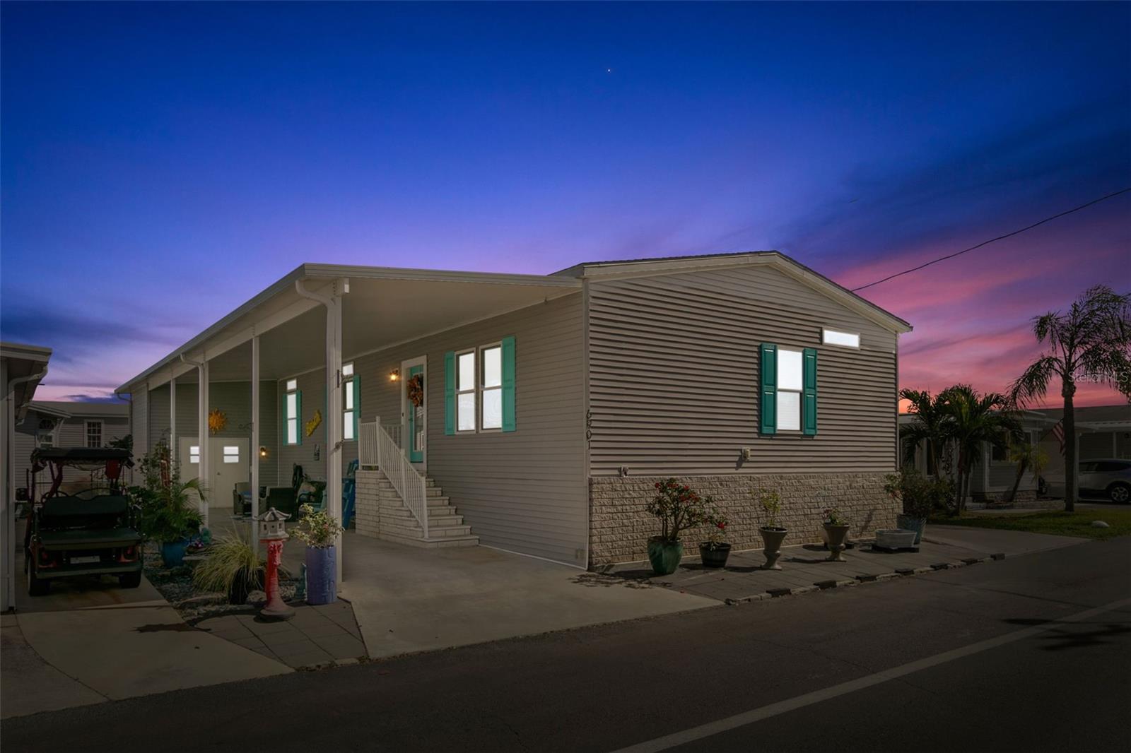 6901 AMERICANA DR NE #102, ST PETERSBURG, FL, 33702