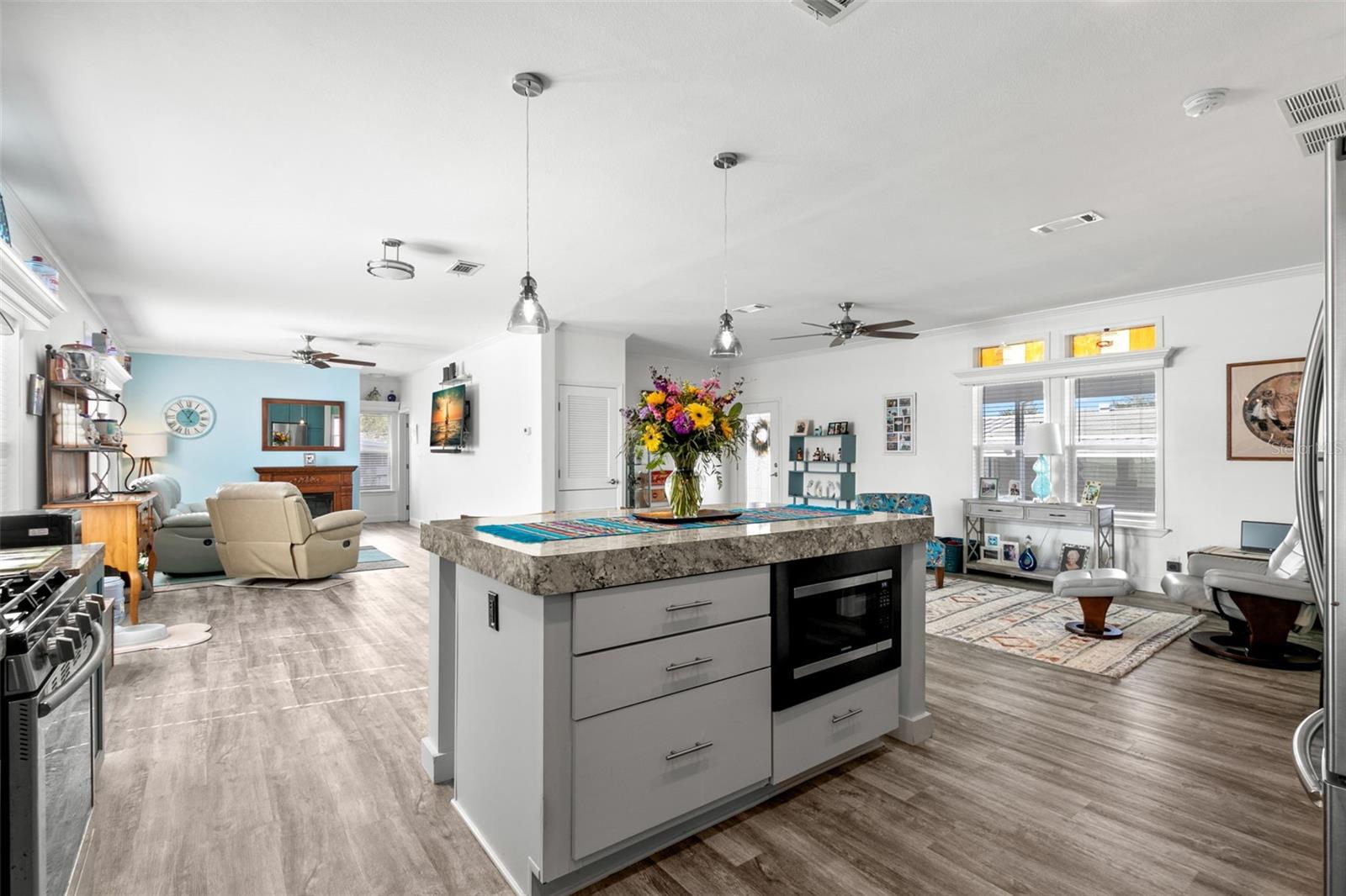 6901 AMERICANA DR NE #102, ST PETERSBURG, FL, 33702