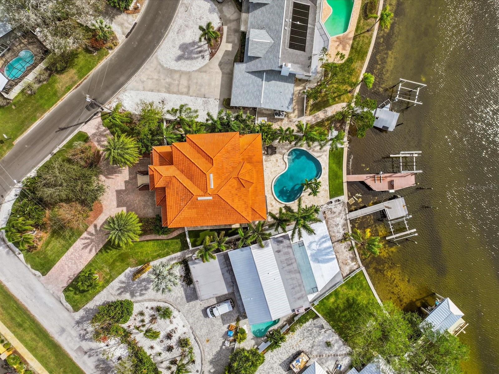100 DRIFTWOOD DR W, PALM HARBOR, FL, 34683