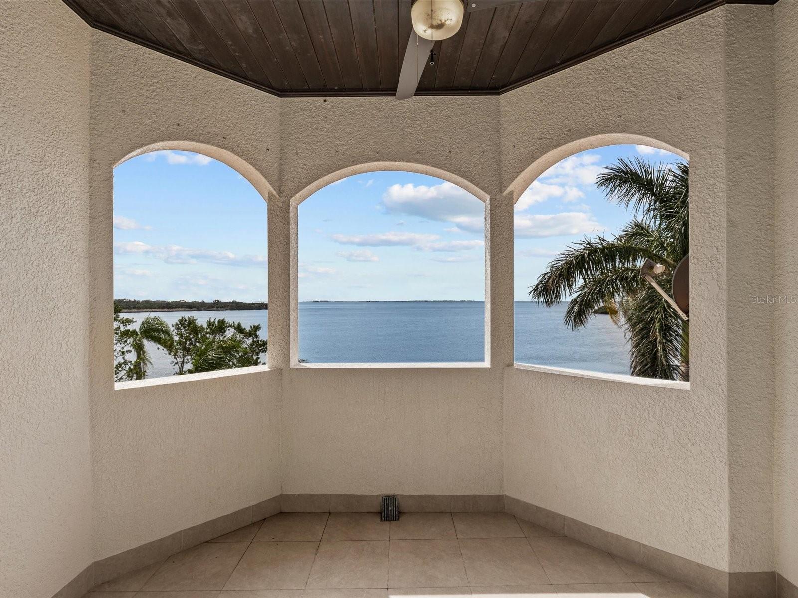 100 DRIFTWOOD DR W, PALM HARBOR, FL, 34683