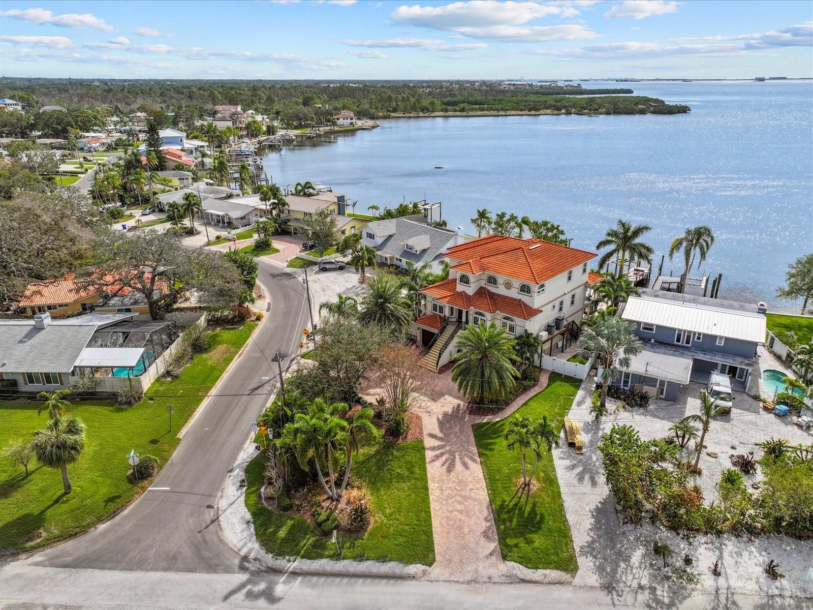 100 DRIFTWOOD DR W, PALM HARBOR, FL, 34683