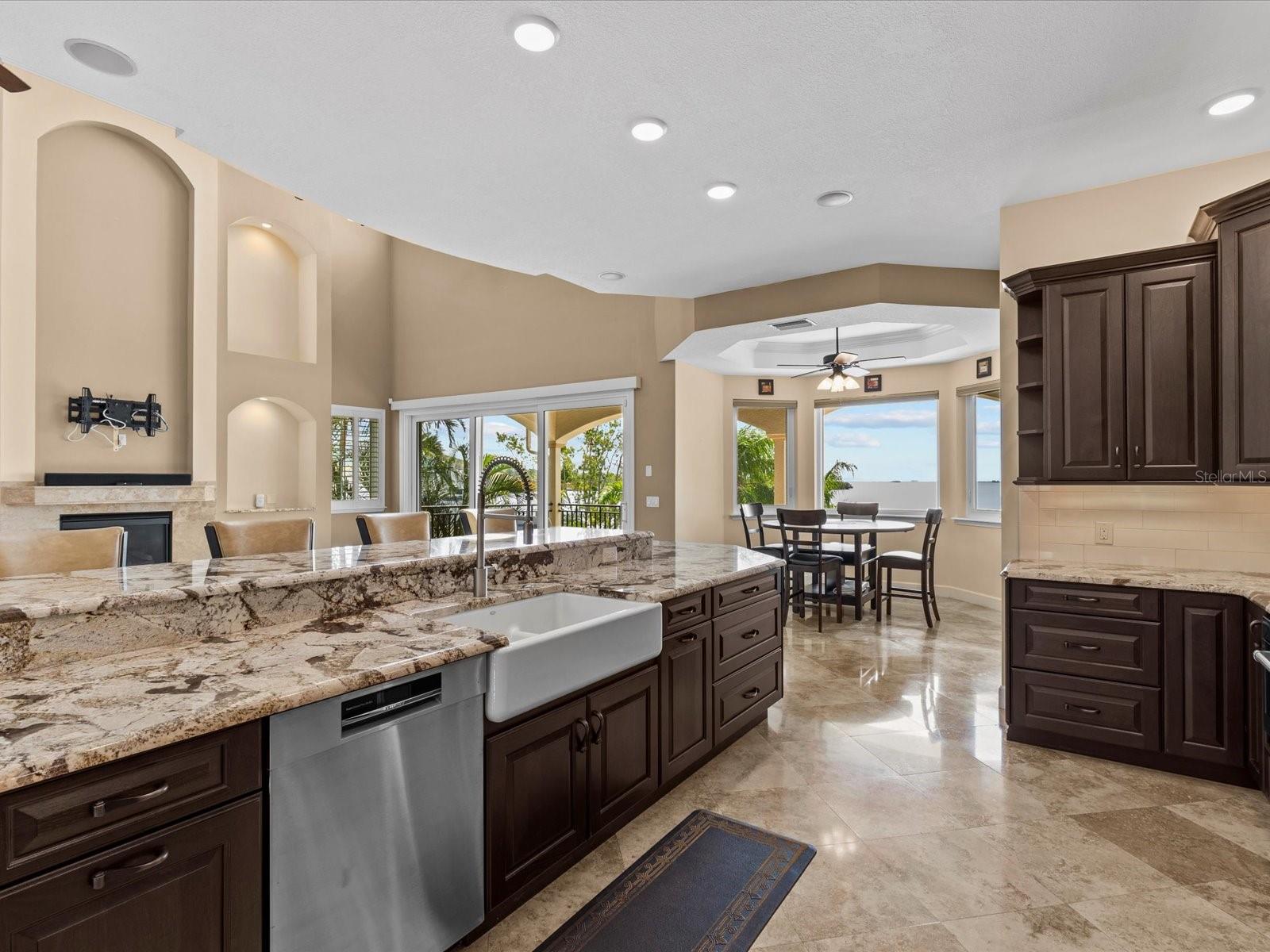 100 DRIFTWOOD DR W, PALM HARBOR, FL, 34683