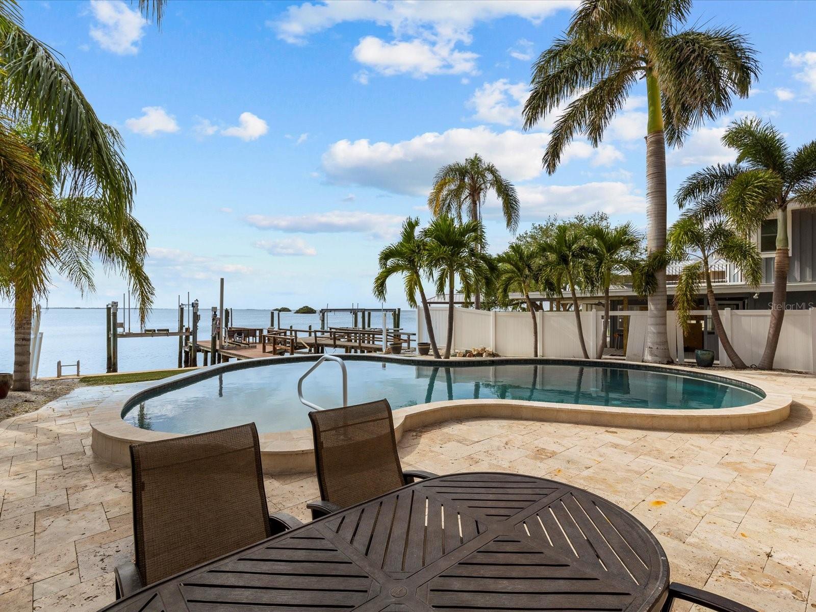 100 DRIFTWOOD DR W, PALM HARBOR, FL, 34683