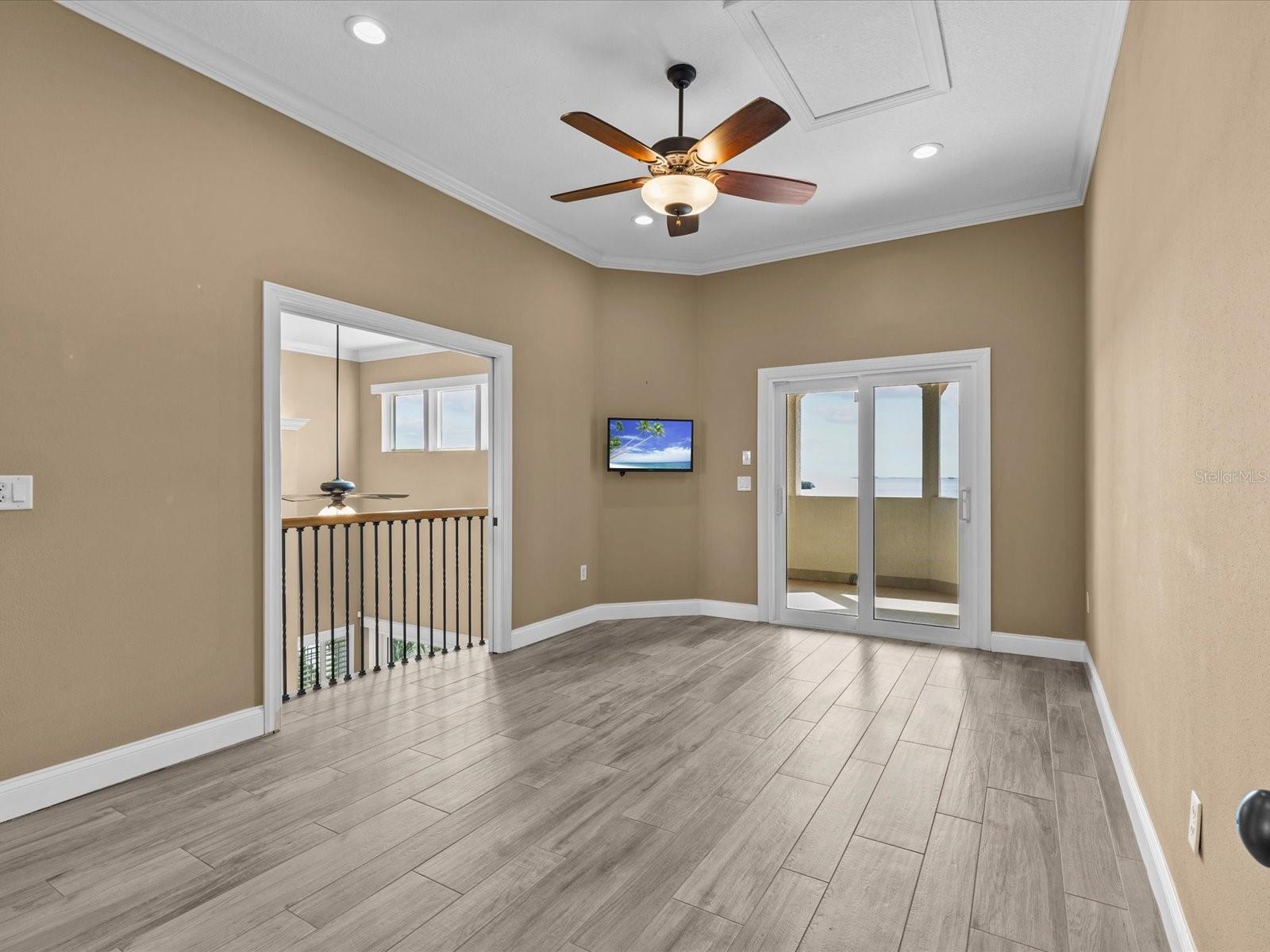 100 DRIFTWOOD DR W, PALM HARBOR, FL, 34683