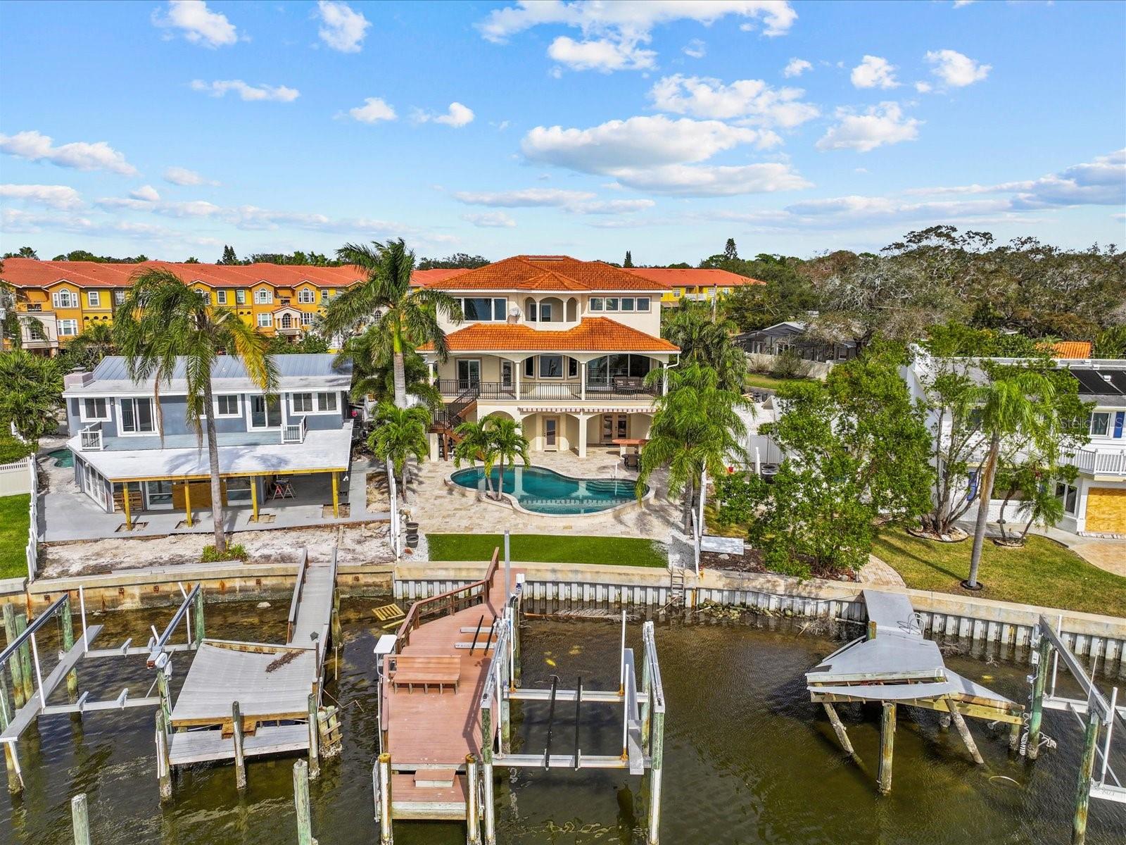 100 DRIFTWOOD DR W, PALM HARBOR, FL, 34683