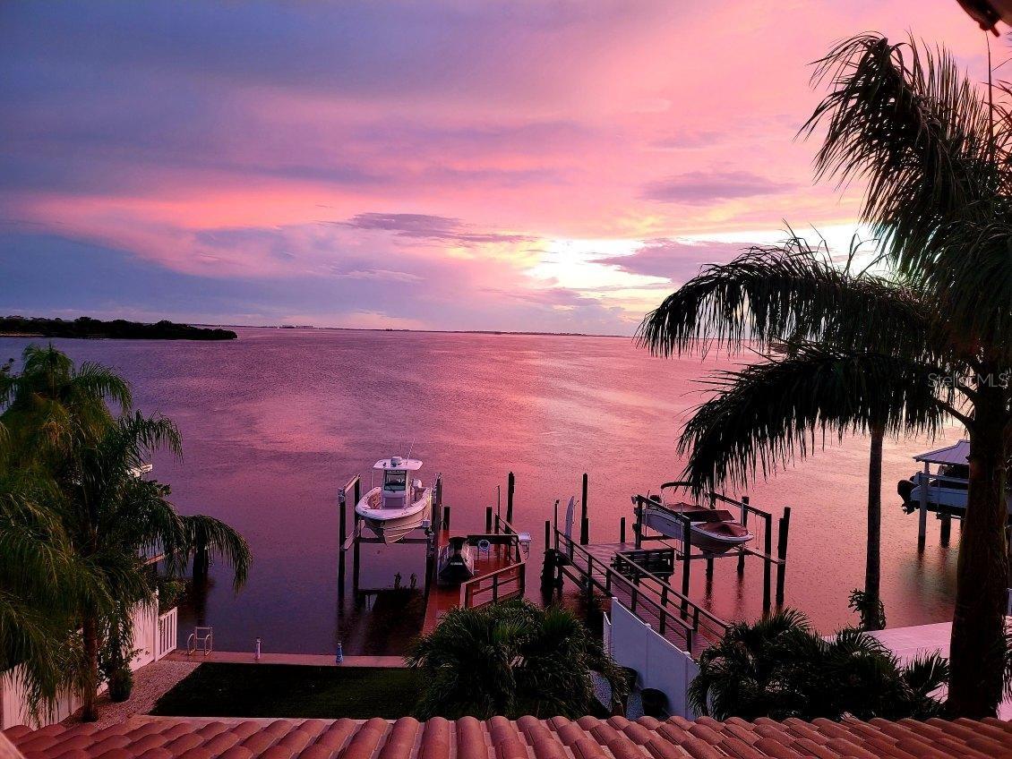 100 DRIFTWOOD DR W, PALM HARBOR, FL, 34683