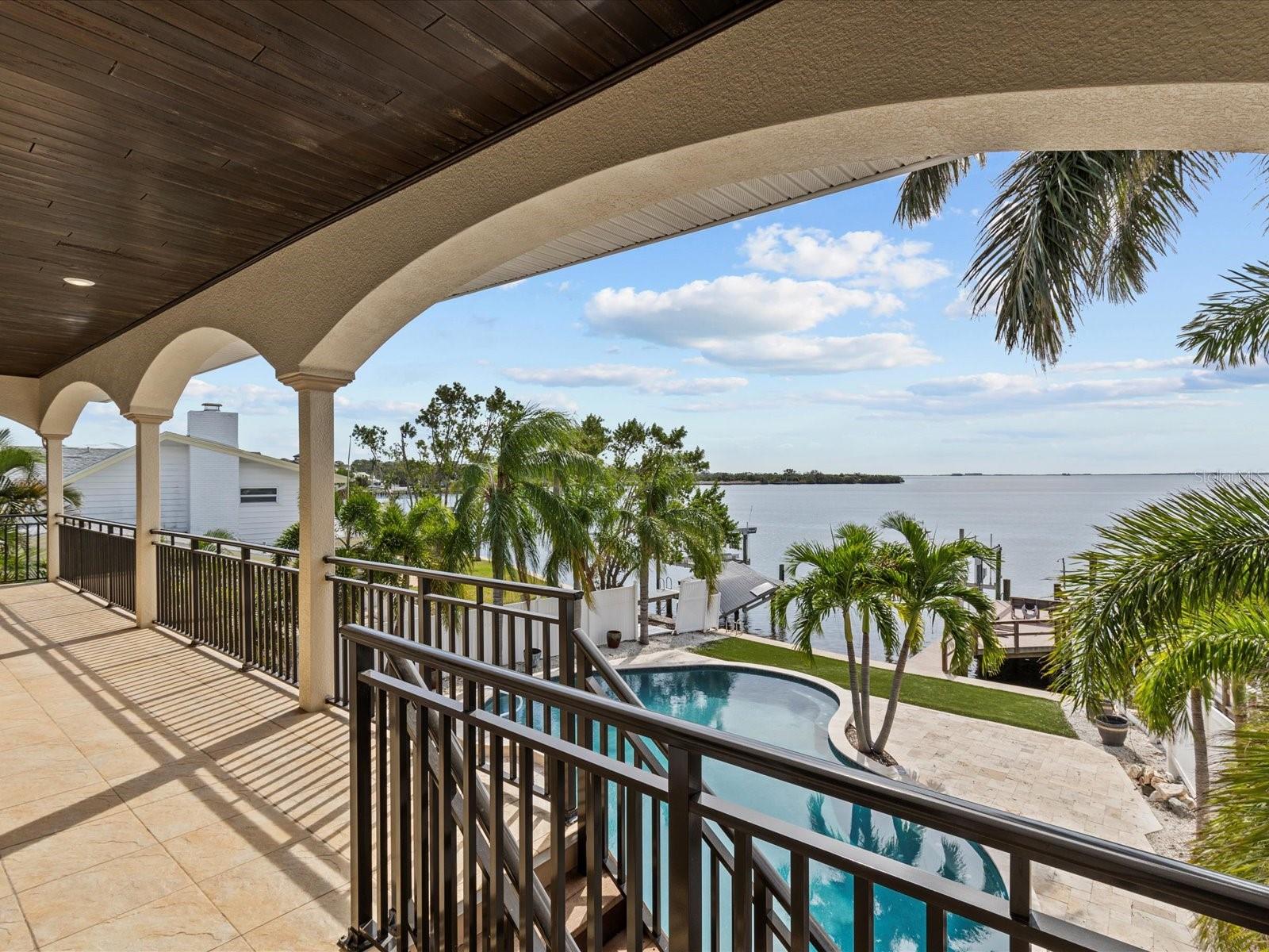 100 DRIFTWOOD DR W, PALM HARBOR, FL, 34683